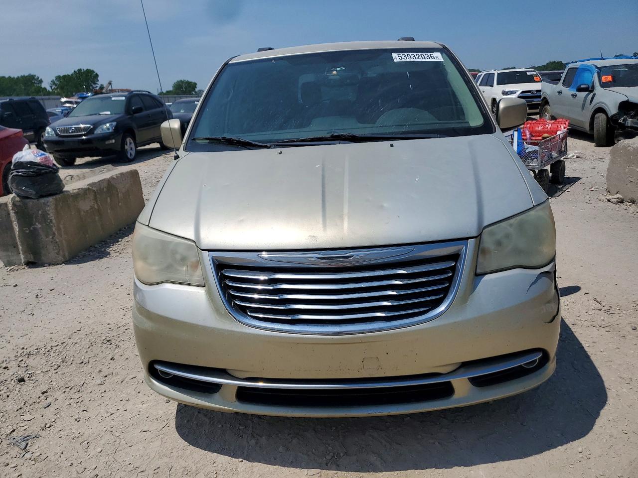 2011 Chrysler Town & Country Limit Cream vin: 2A4RR5DG3BR702981