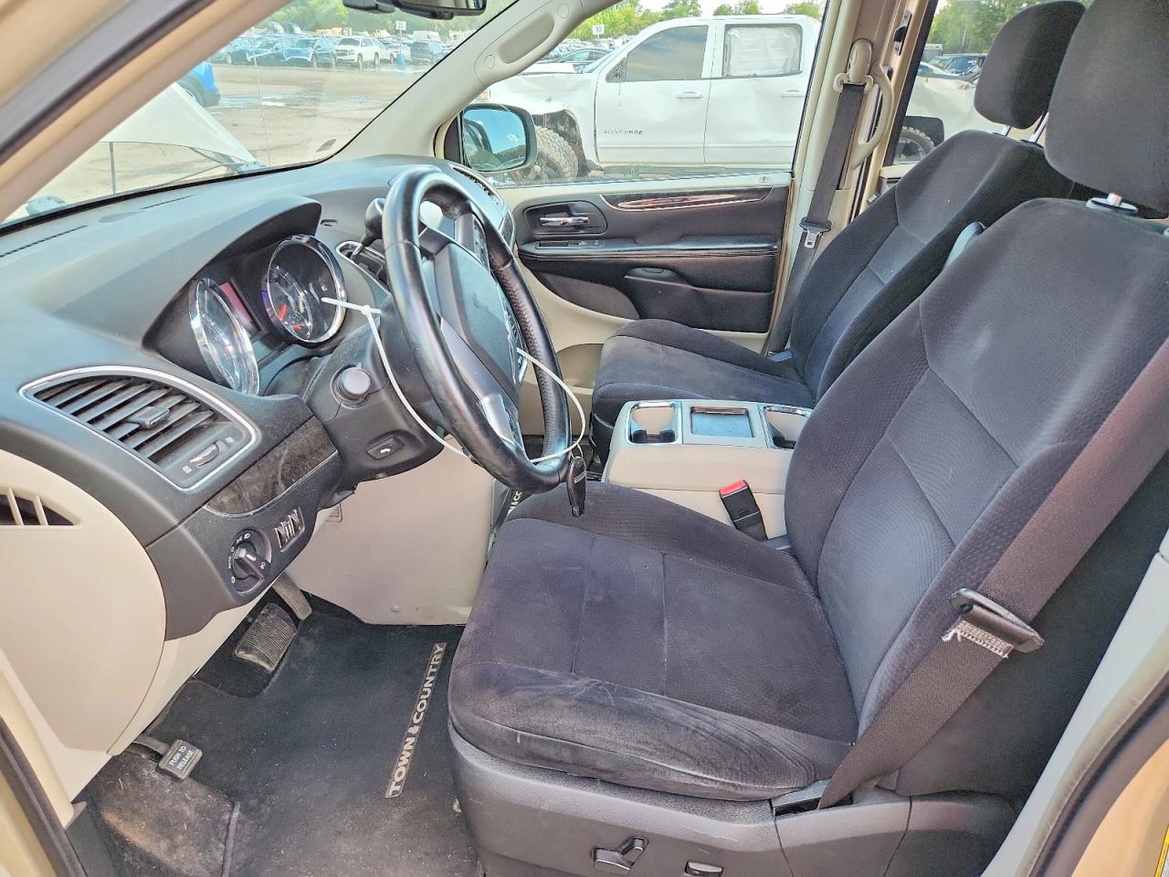 2011 Chrysler Town & Country Touri Gold vin: 2A4RR5DG3BR719876