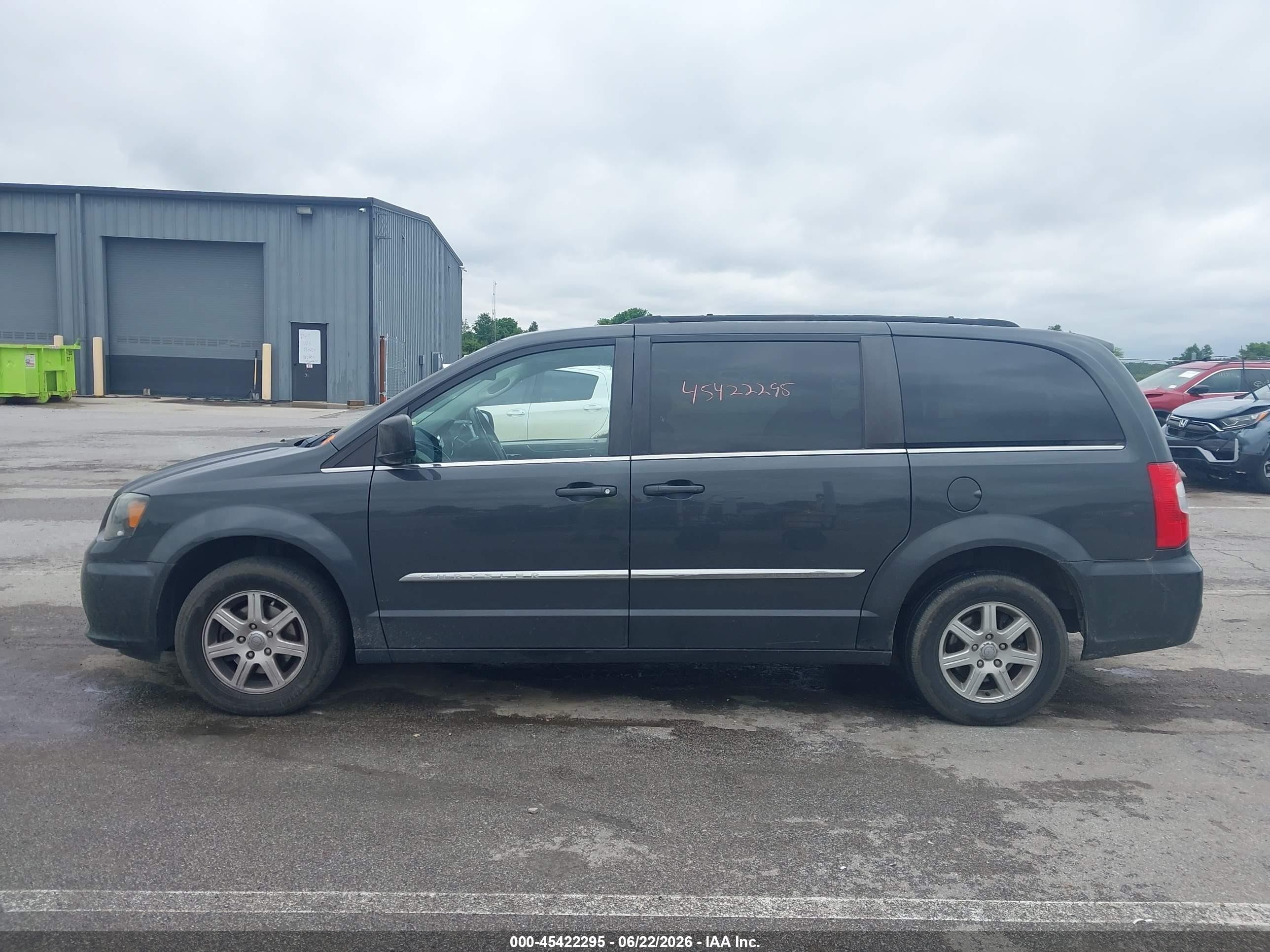 2011 Chrysler Town & Country Touring Gray vin: 2A4RR5DG3BR720171