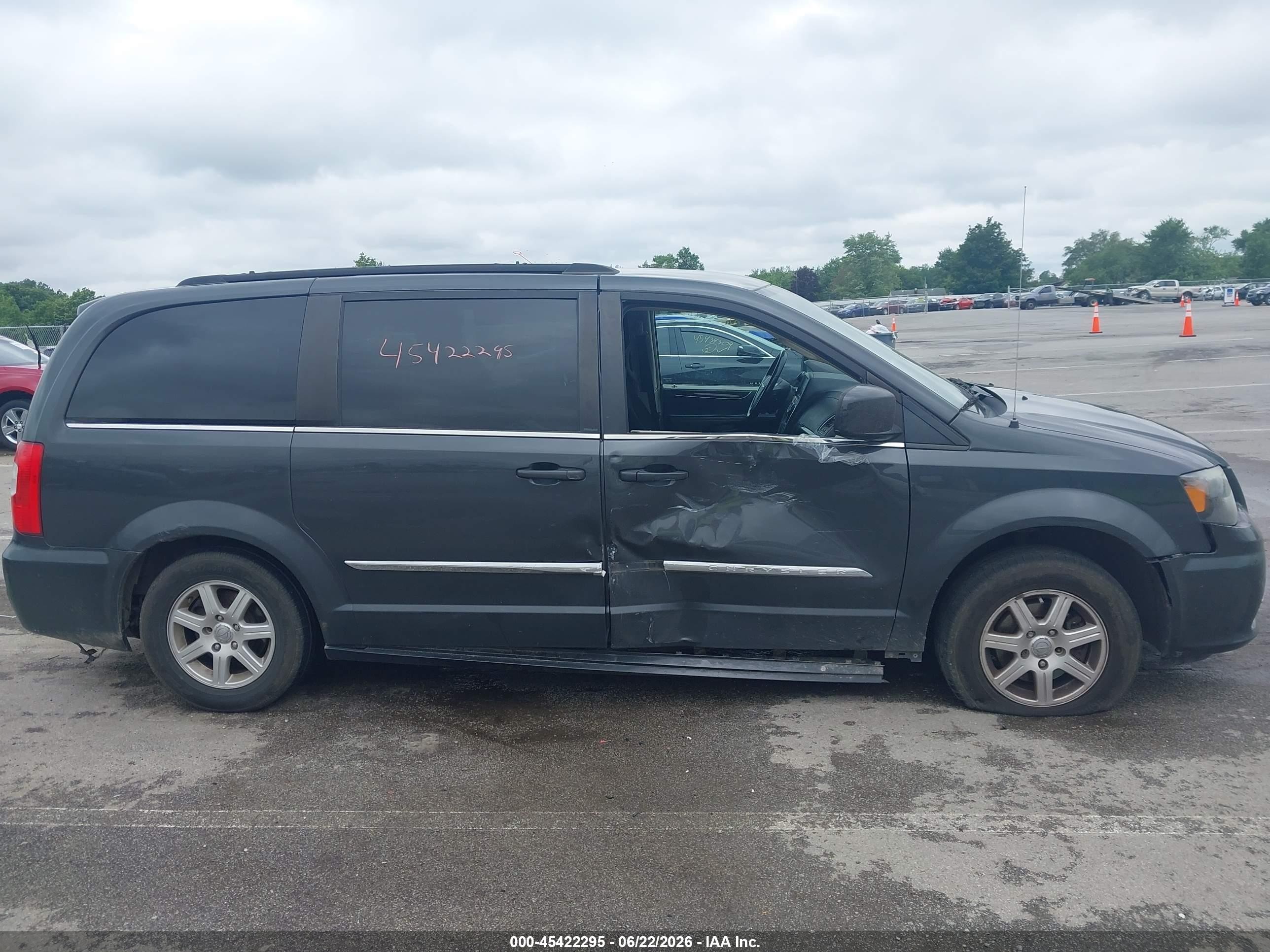 2011 Chrysler Town & Country Touring Gray vin: 2A4RR5DG3BR720171