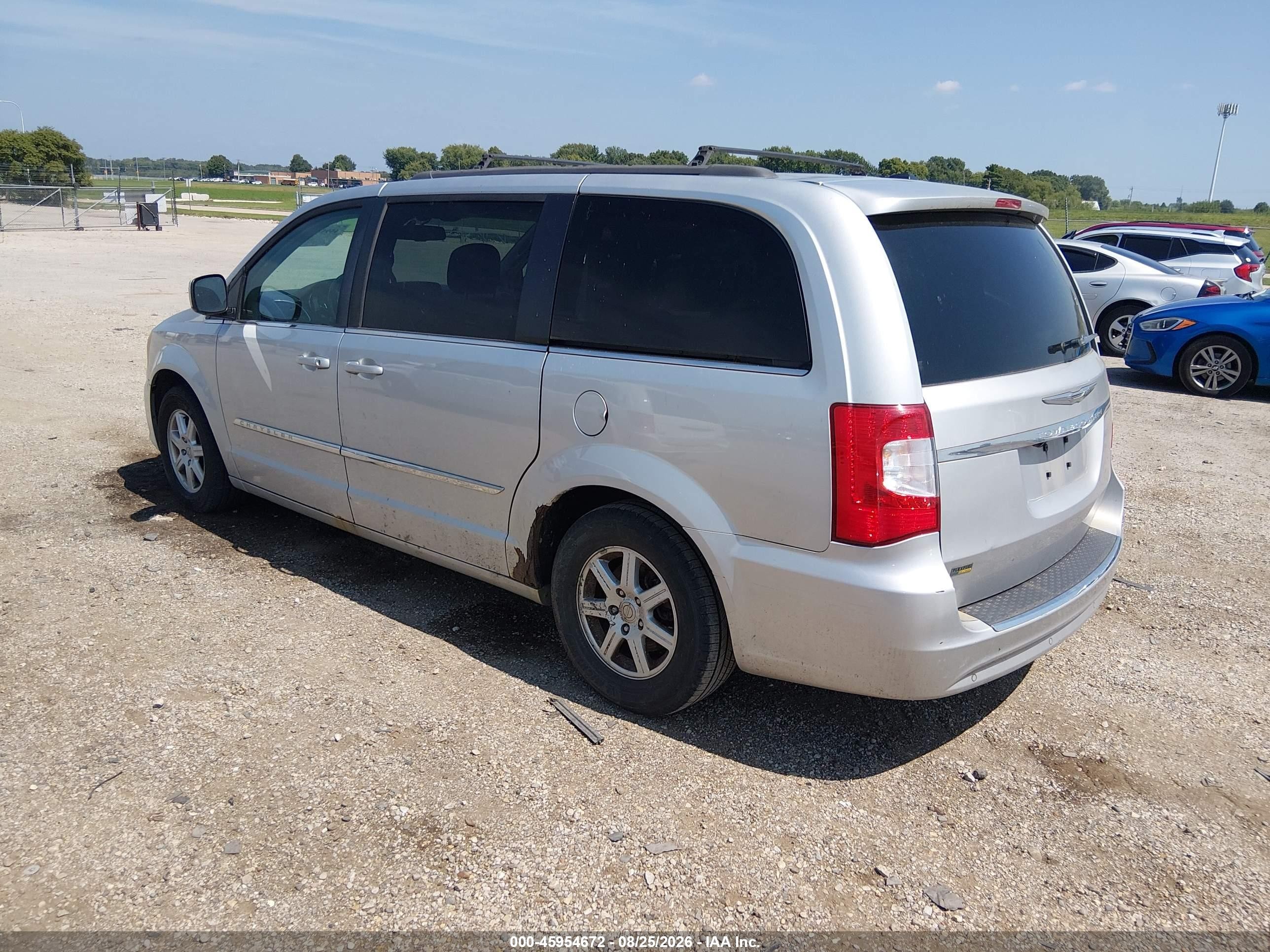 2011 Chrysler Town & Country Touring Silver vin: 2A4RR5DG3BR734538