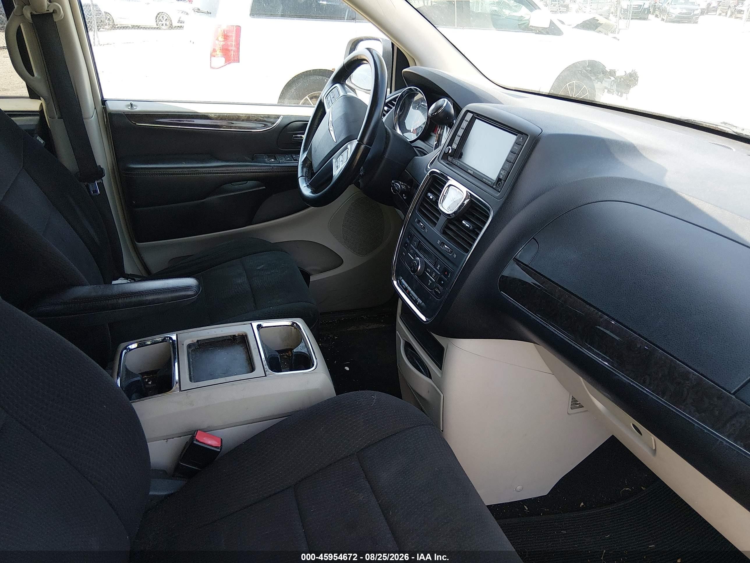 2011 Chrysler Town & Country Touring Silver vin: 2A4RR5DG3BR734538