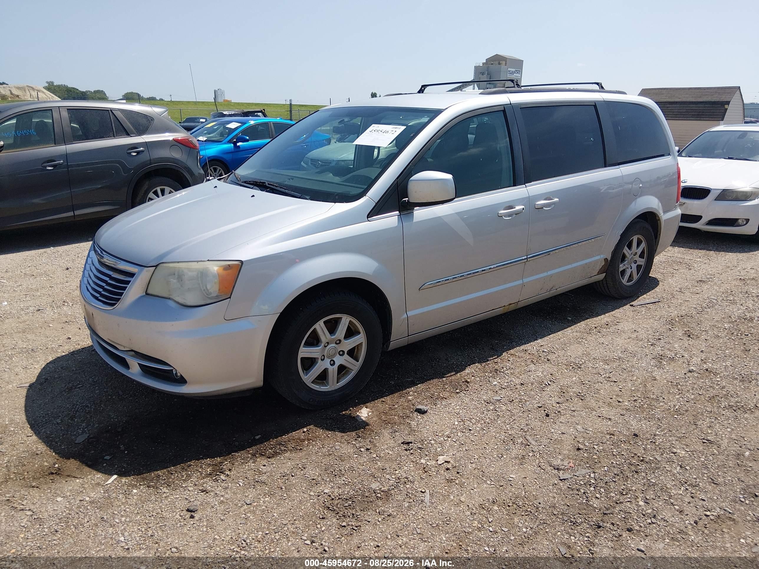 2011 Chrysler Town & Country Touring Silver vin: 2A4RR5DG3BR734538