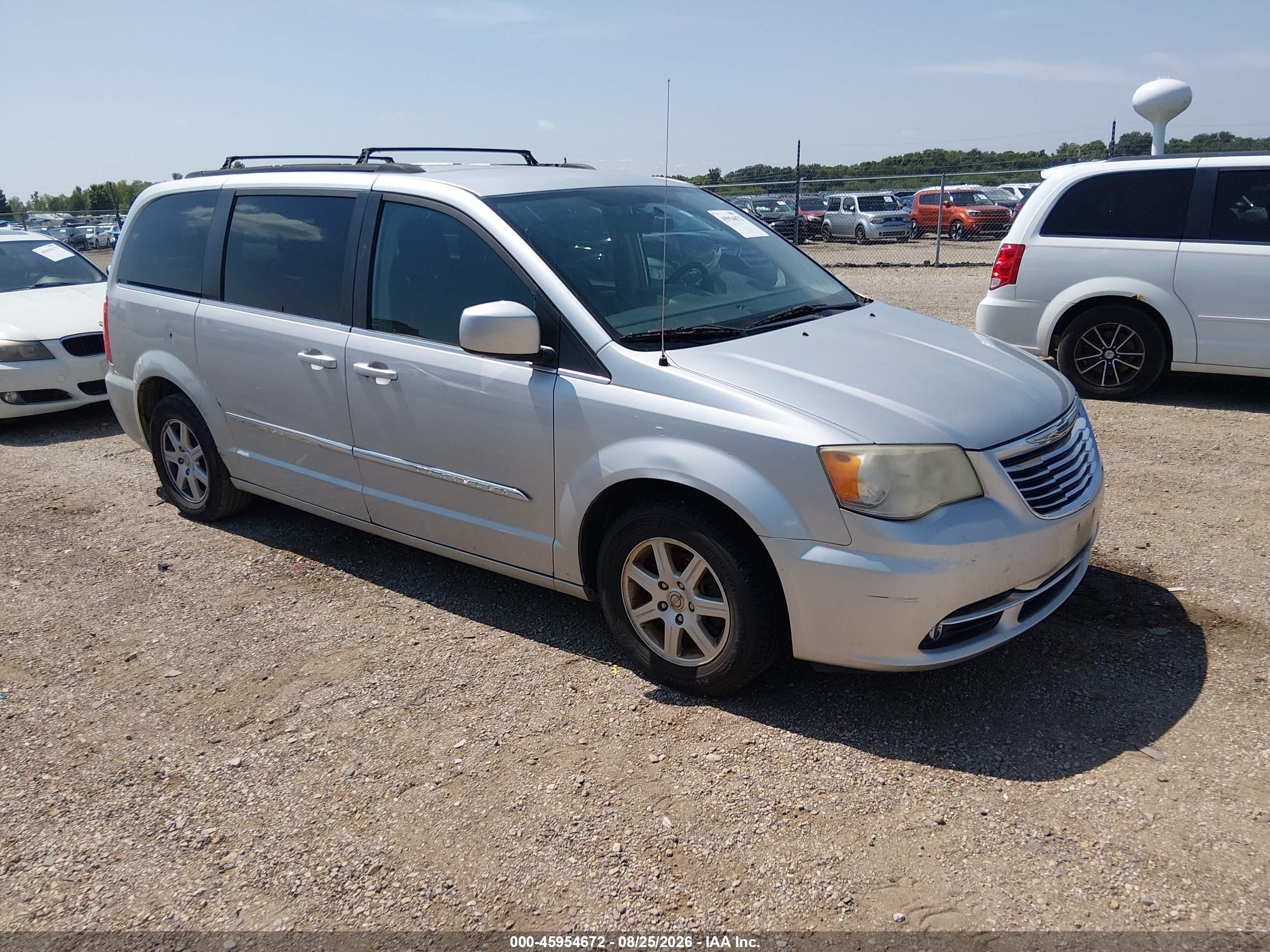 2011 Chrysler Town & Country Touring Silver vin: 2A4RR5DG3BR734538
