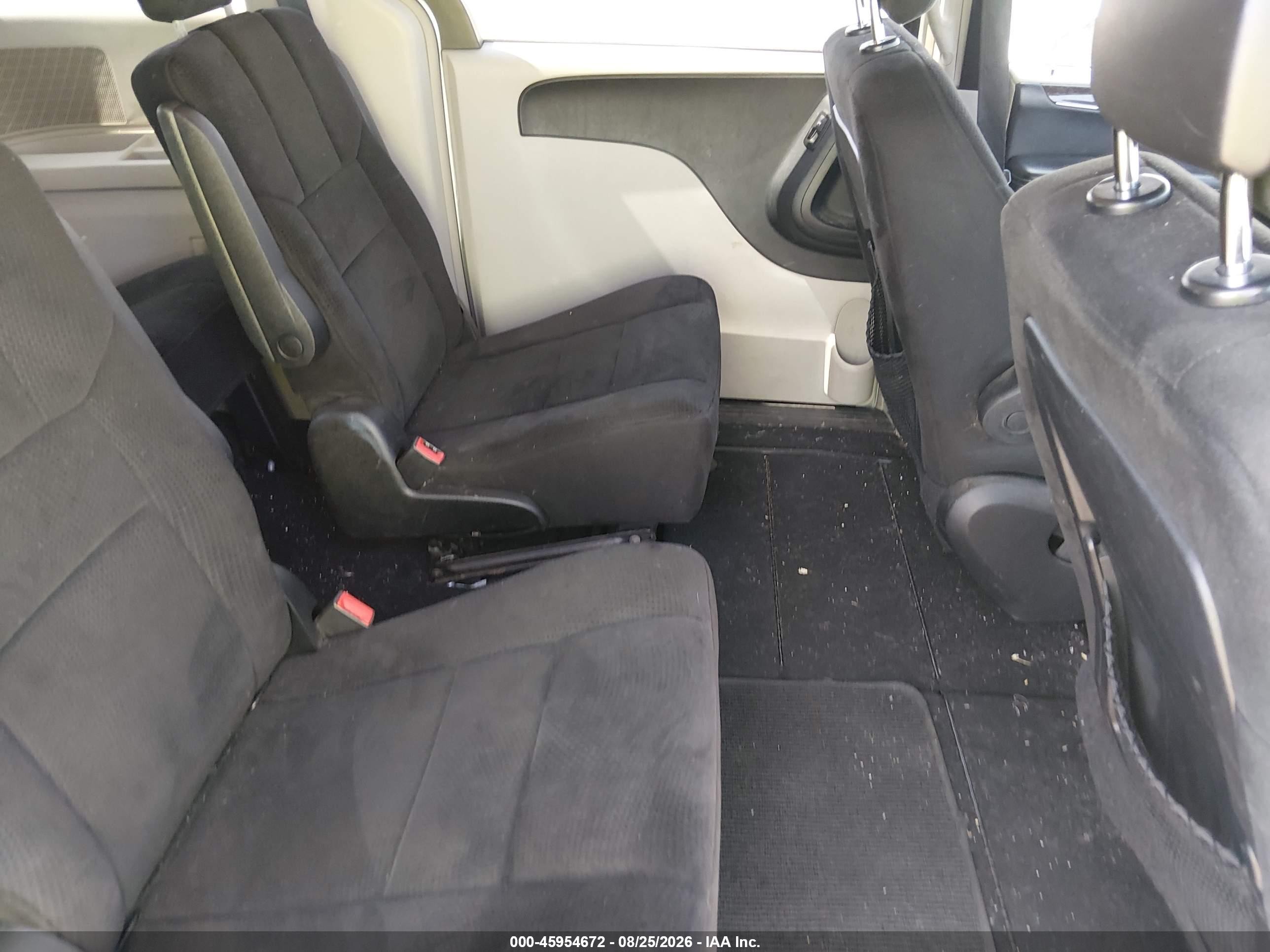 2011 Chrysler Town & Country Touring Silver vin: 2A4RR5DG3BR734538