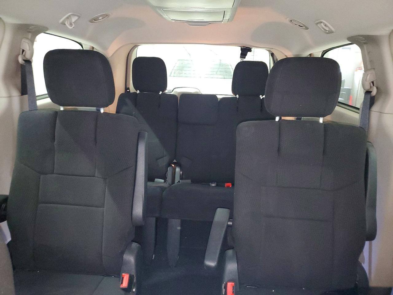 2011 Chrysler Town & Country Touring Silver vin: 2A4RR5DG4BR634741
