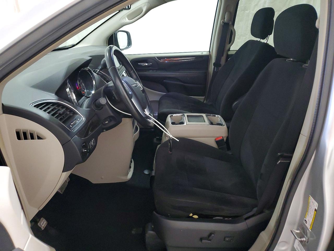 2011 Chrysler Town & Country Touring Silver vin: 2A4RR5DG4BR634741
