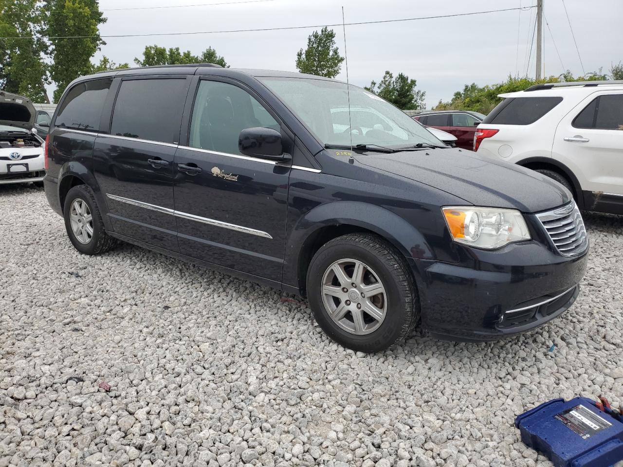 2011 Chrysler Town & Country Touring Blue vin: 2A4RR5DG4BR703122