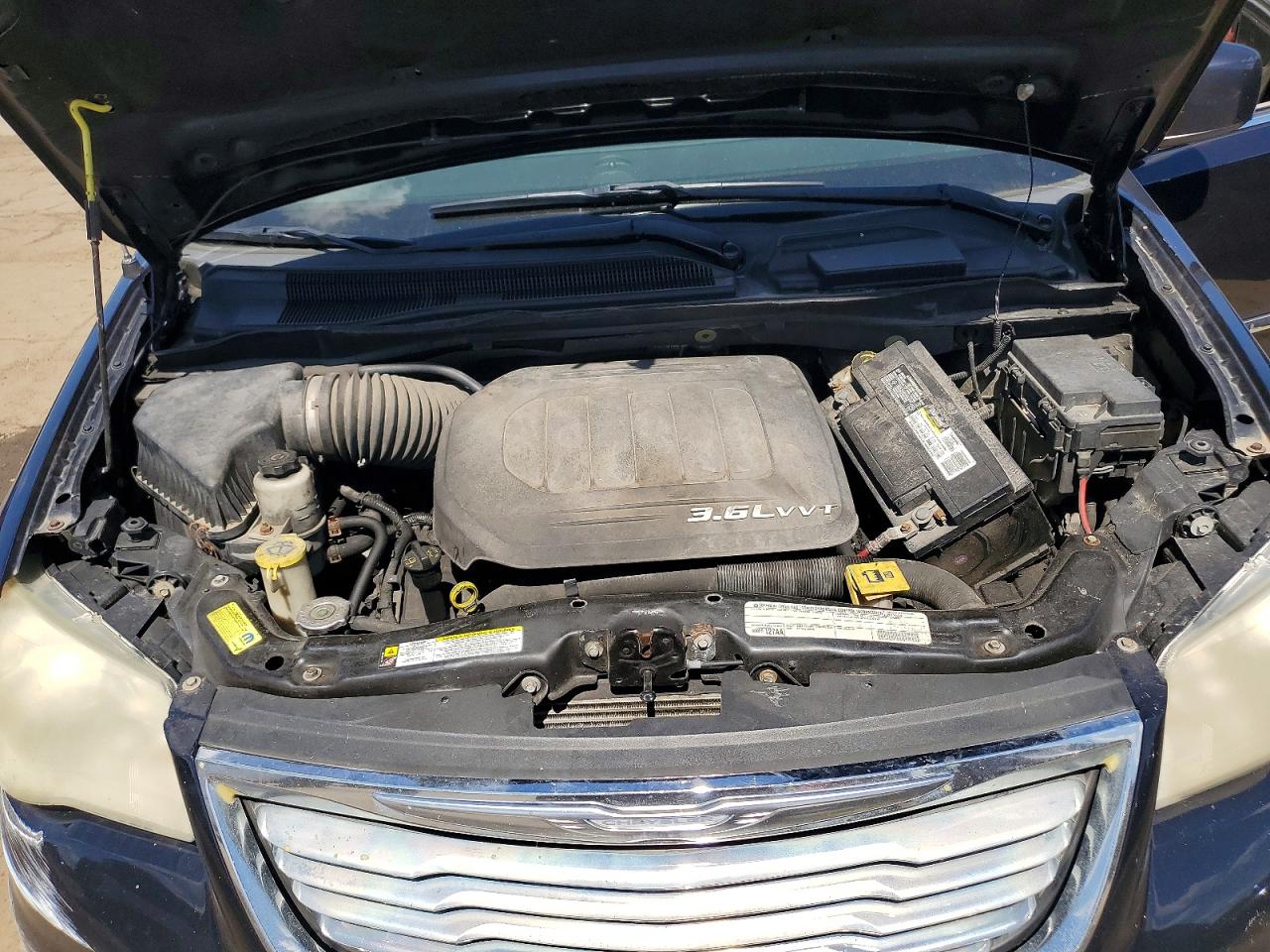 2011 Chrysler Town & Country Touring Blue vin: 2A4RR5DG4BR716520