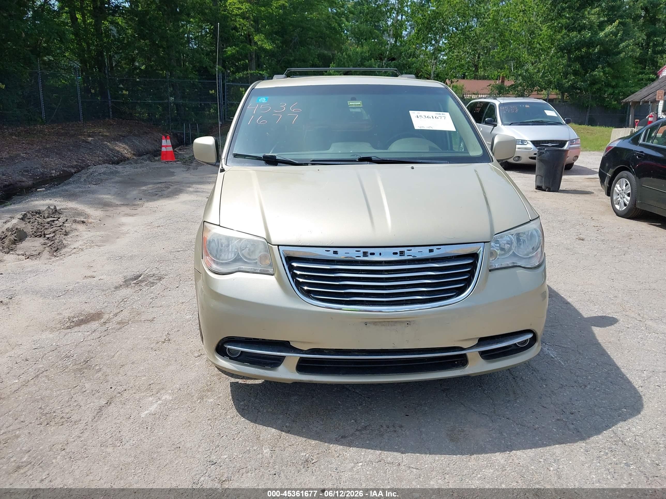 2011 Chrysler Town & Country Touring Золотой vin: 2A4RR5DG4BR768553