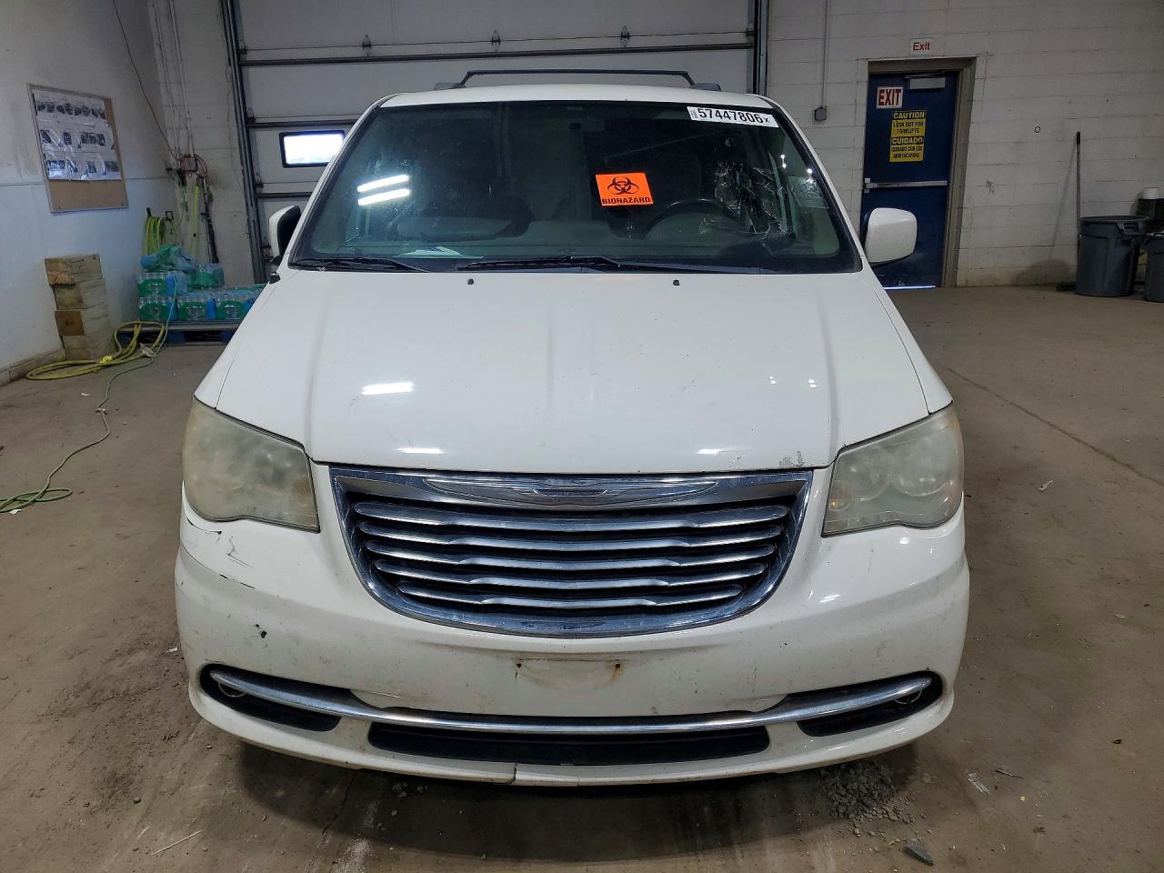 2011 Chrysler Town&count White vin: 2A4RR5DG4BR797339