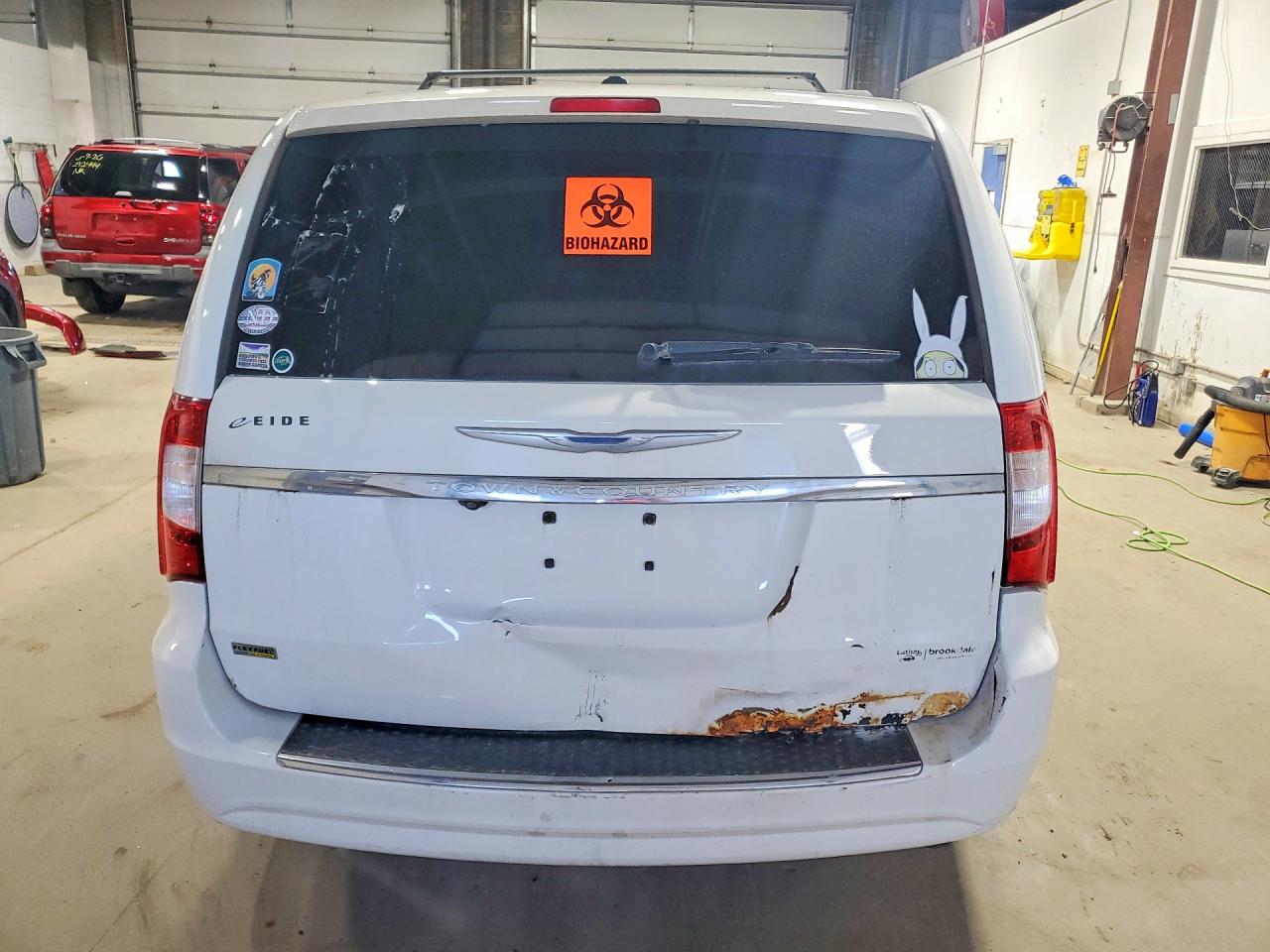 2011 Chrysler Town&count White vin: 2A4RR5DG4BR797339