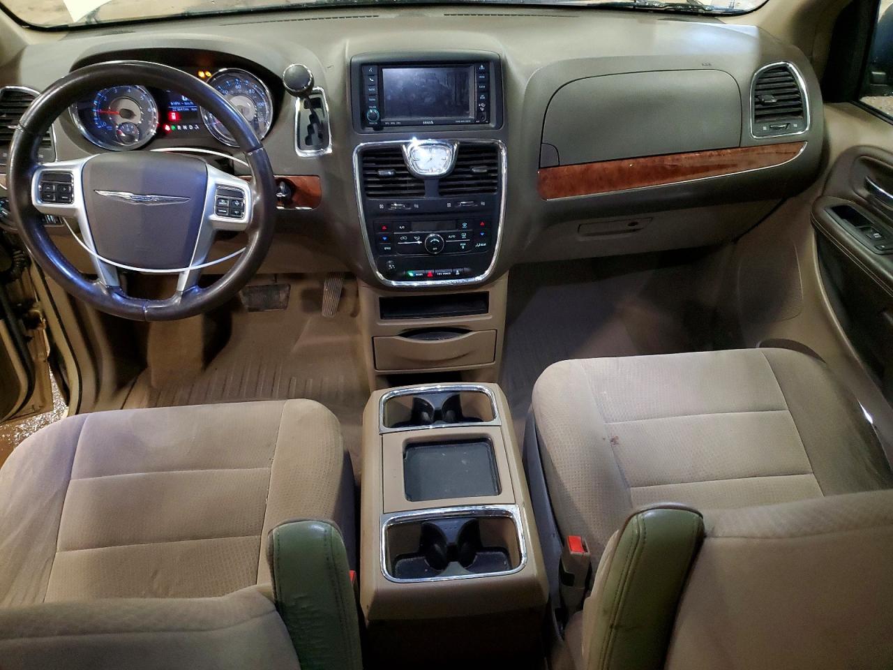 2011 Chrysler Town & Country Touring Tan vin: 2A4RR5DG5BR608083