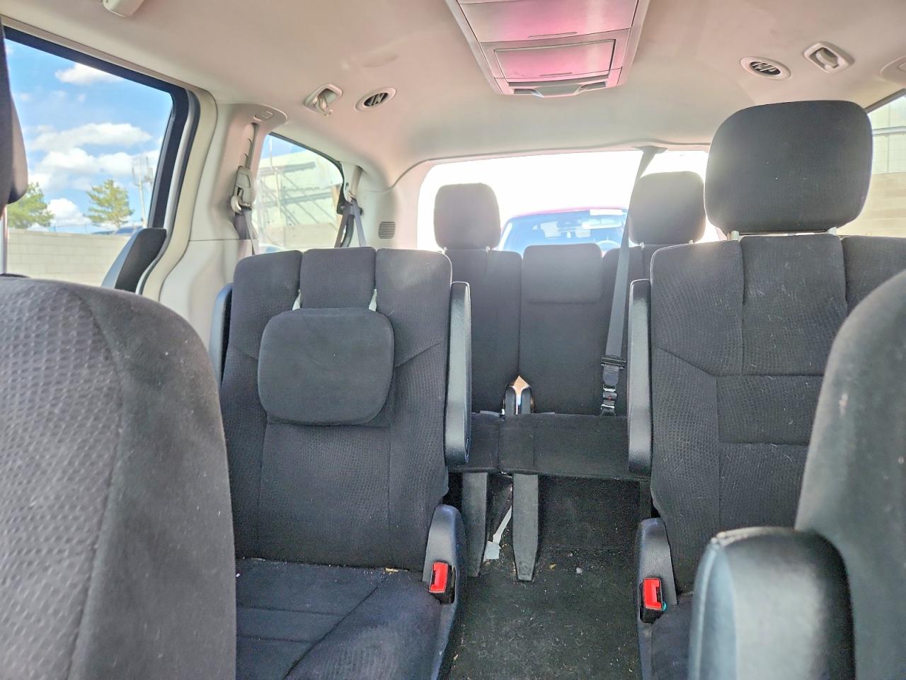 2011 Chrysler Town & Country Touring Silver vin: 2A4RR5DG5BR708510