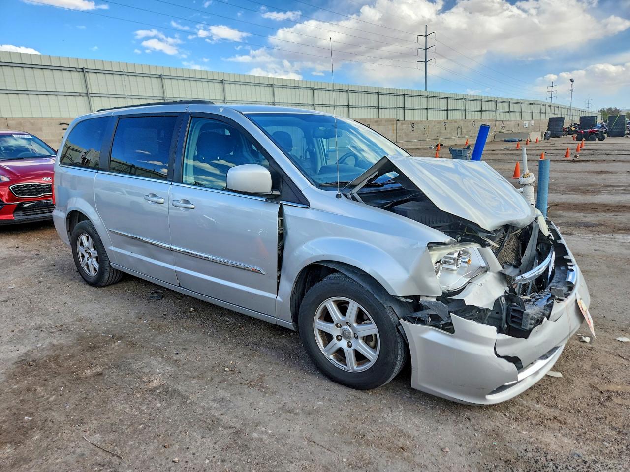 2011 Chrysler Town & Country Touring Silver vin: 2A4RR5DG5BR708510