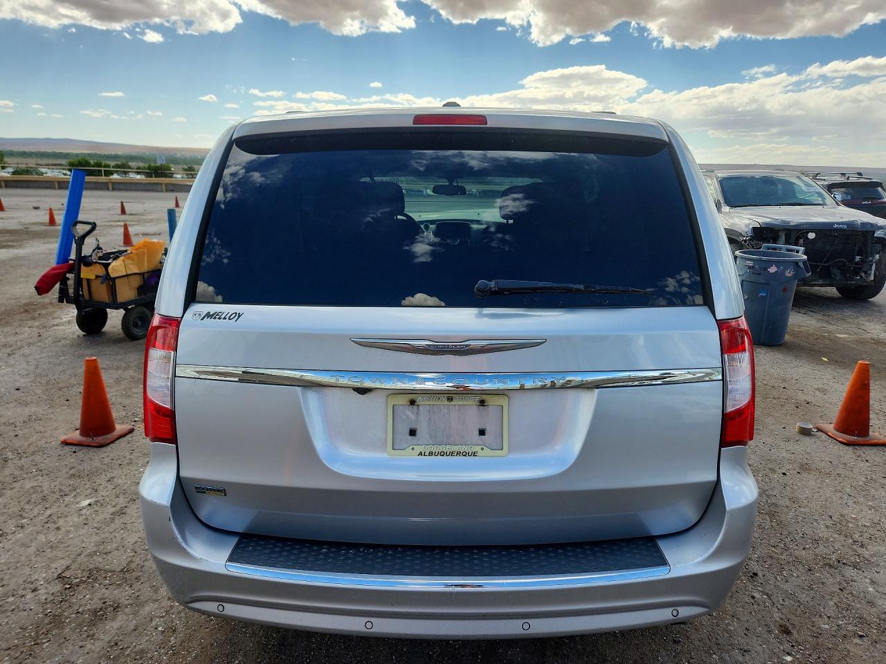 2011 Chrysler Town & Country Touring Silver vin: 2A4RR5DG5BR708510