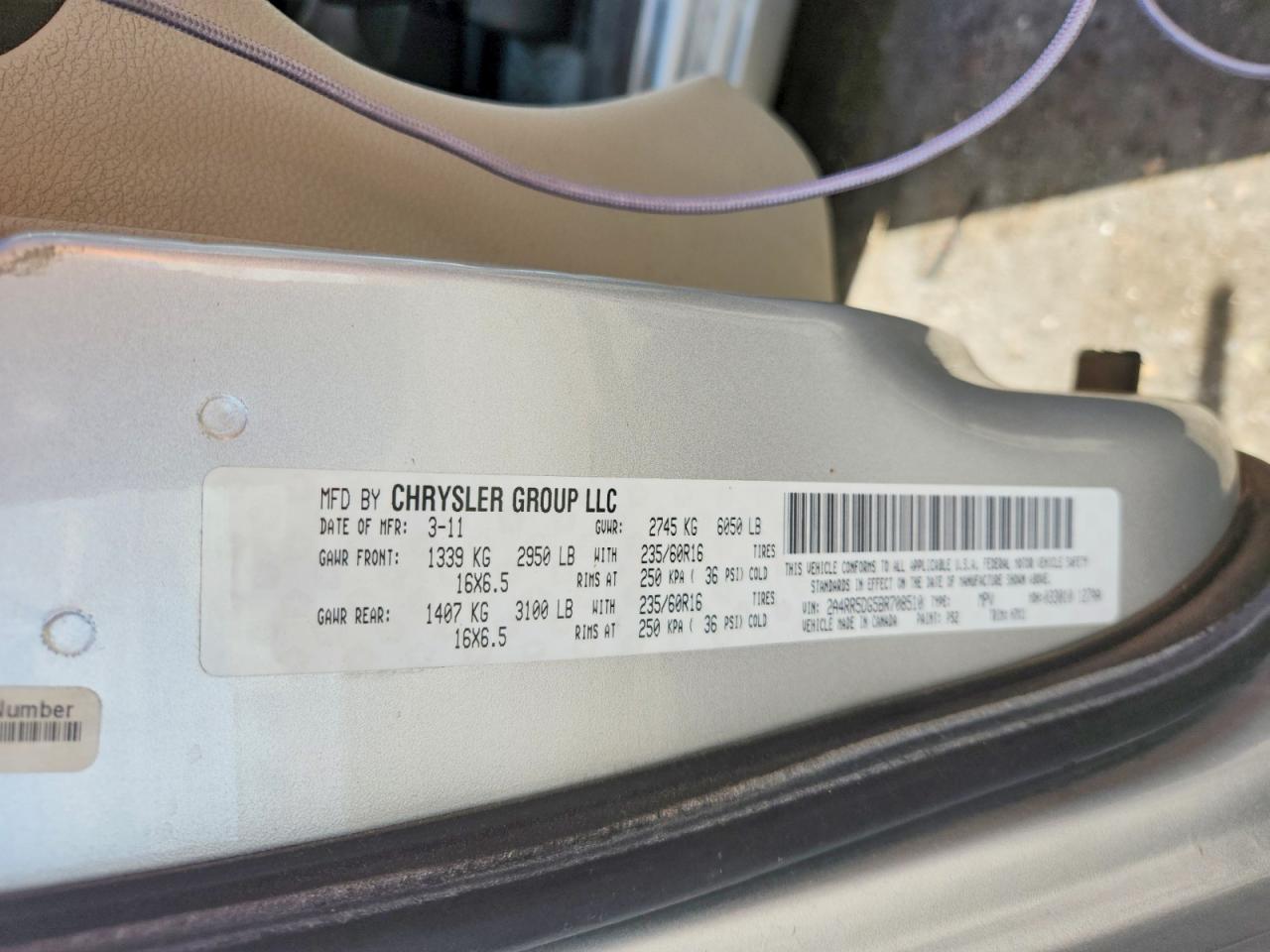 2011 Chrysler Town & Country Touring Silver vin: 2A4RR5DG5BR708510
