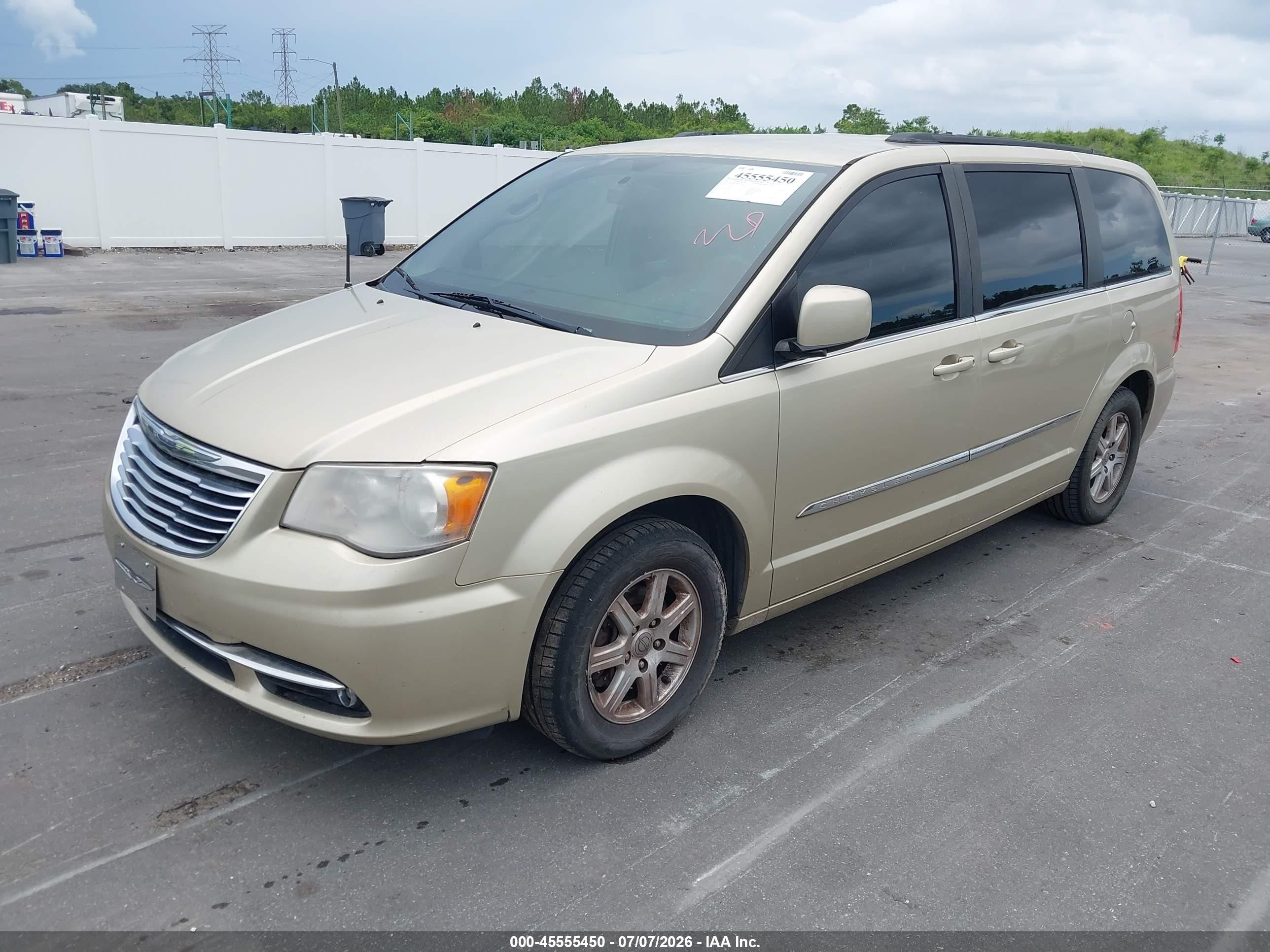 2011 Chrysler Town & Country Touring Gold vin: 2A4RR5DG5BR727364