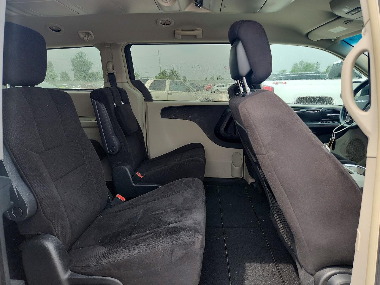 2011 Chrysler Town & Country Touring Gray vin: 2A4RR5DG6BR614068