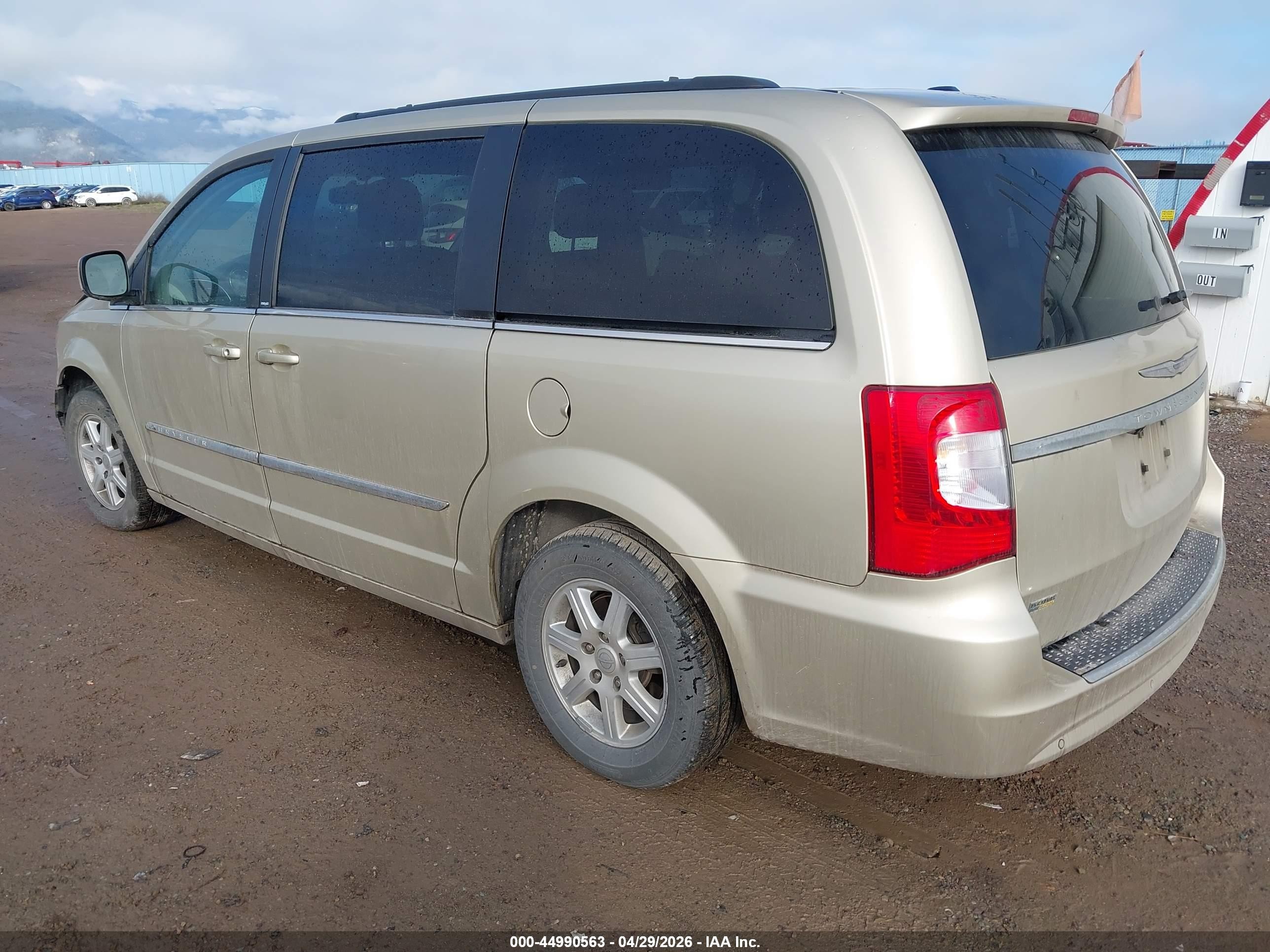 2011 Chrysler Town & Country Touring Золотой vin: 2A4RR5DG6BR723226