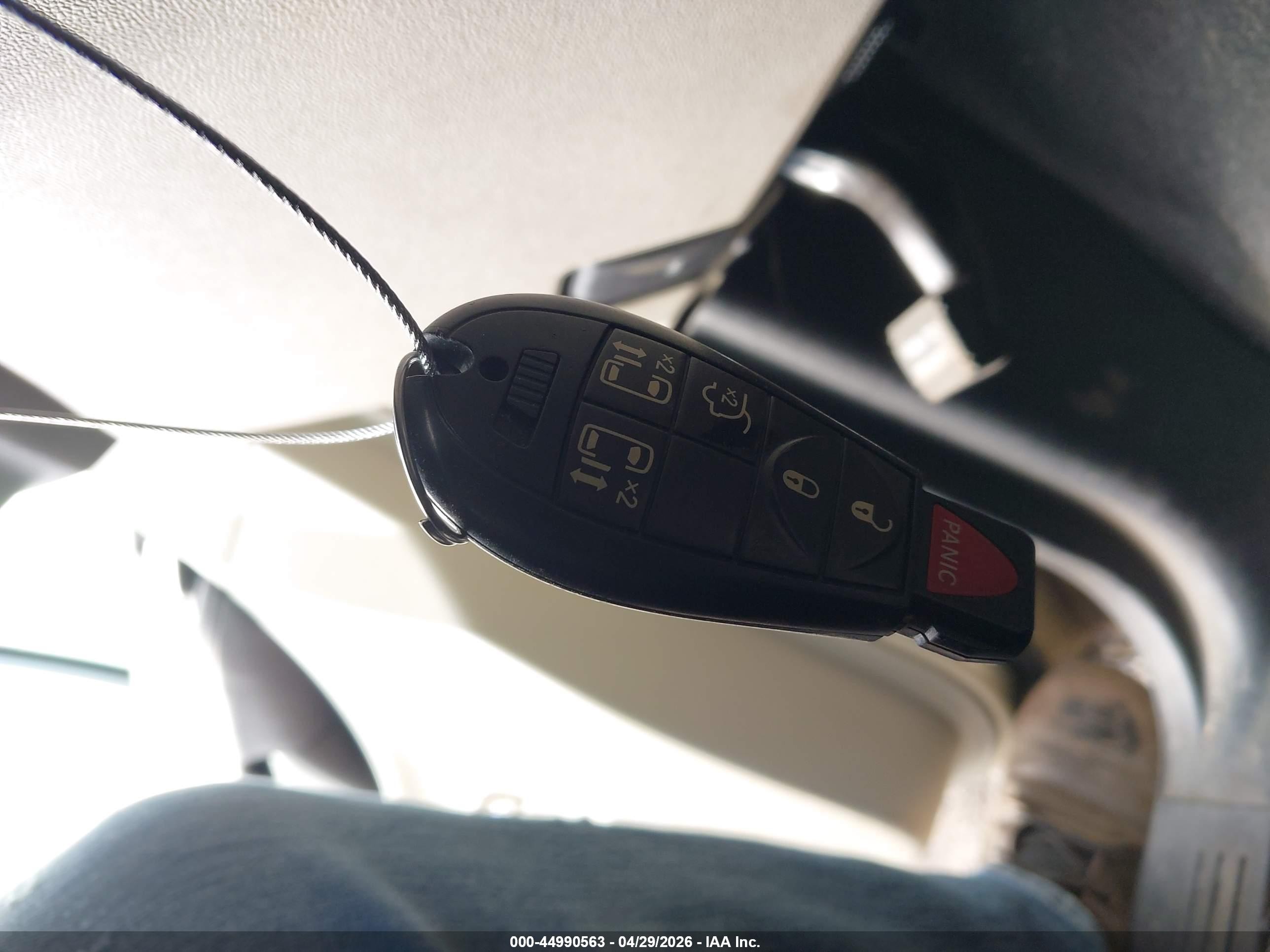 2011 Chrysler Town & Country Touring Золотой vin: 2A4RR5DG6BR723226