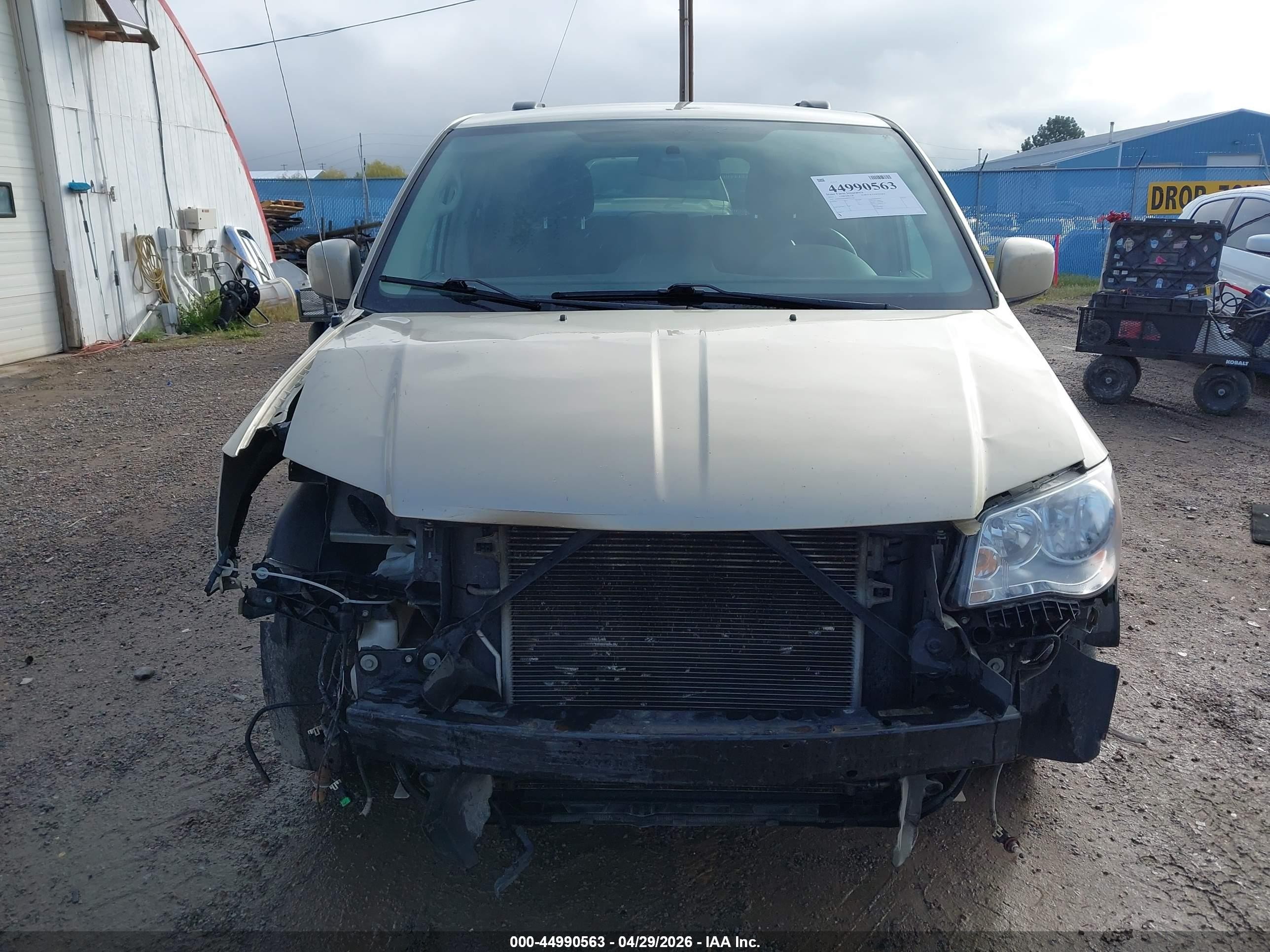 2011 Chrysler Town & Country Touring Золотой vin: 2A4RR5DG6BR723226