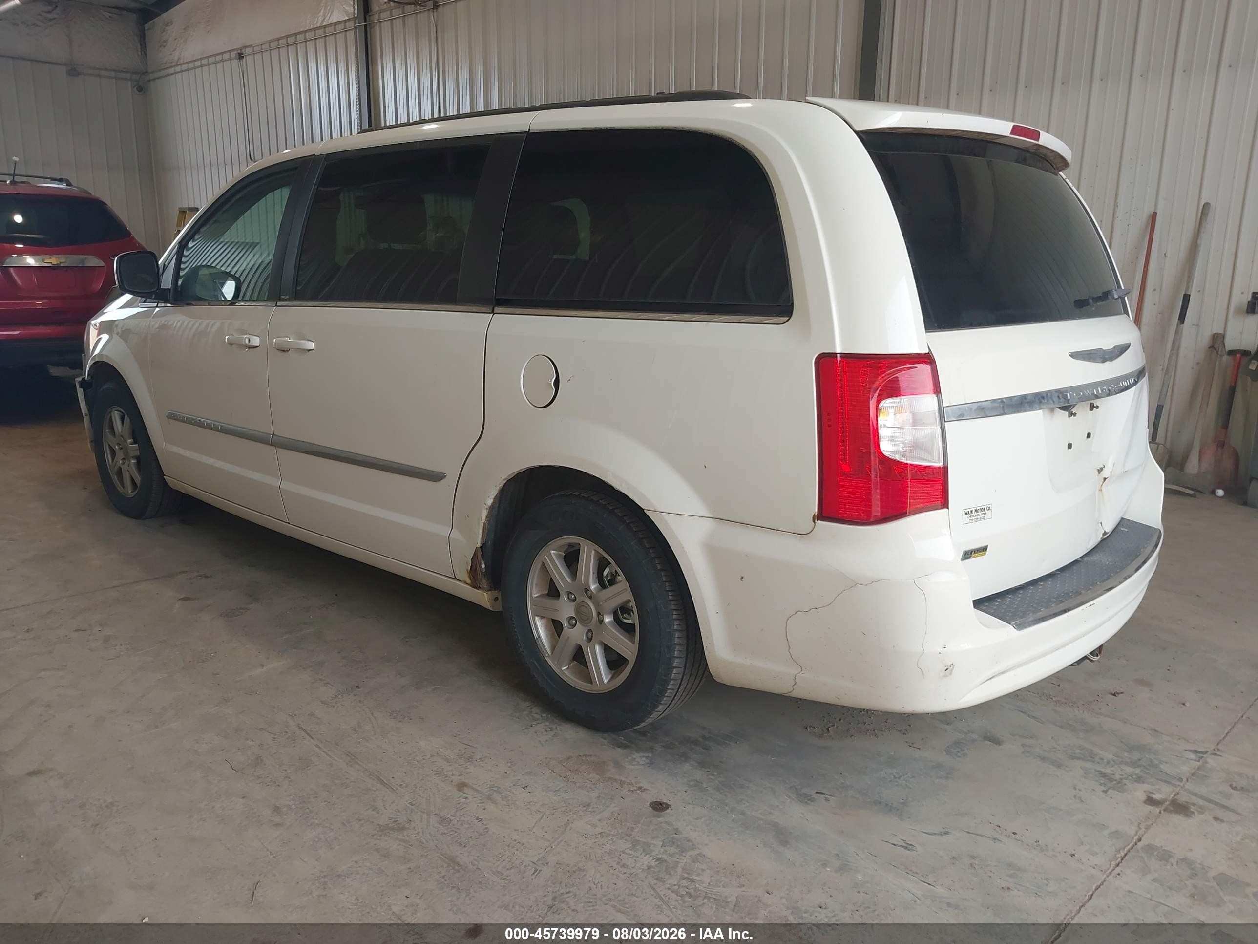2011 Chrysler Town & Country Touring White vin: 2A4RR5DG7BR675087