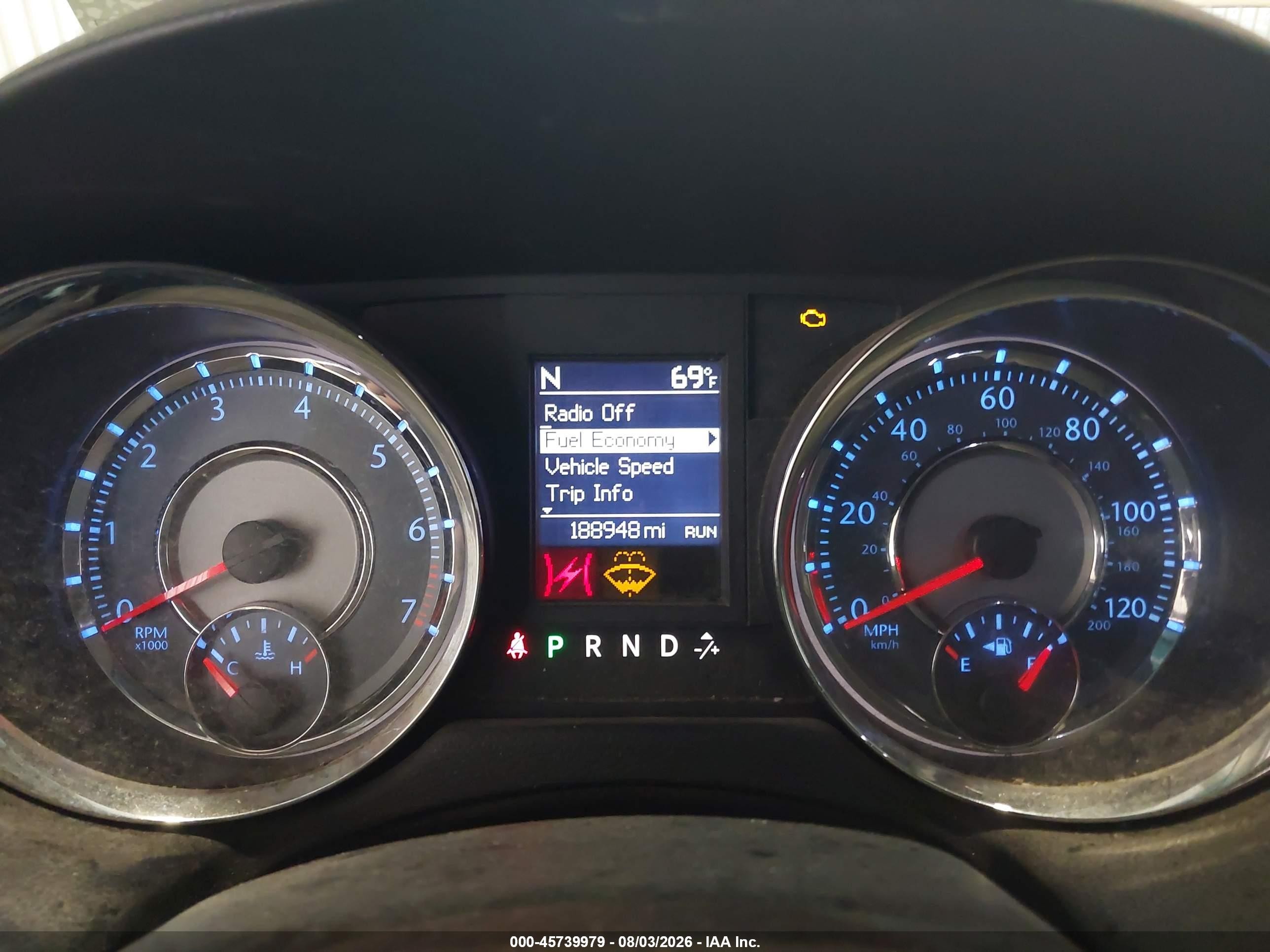 2011 Chrysler Town & Country Touring White vin: 2A4RR5DG7BR675087