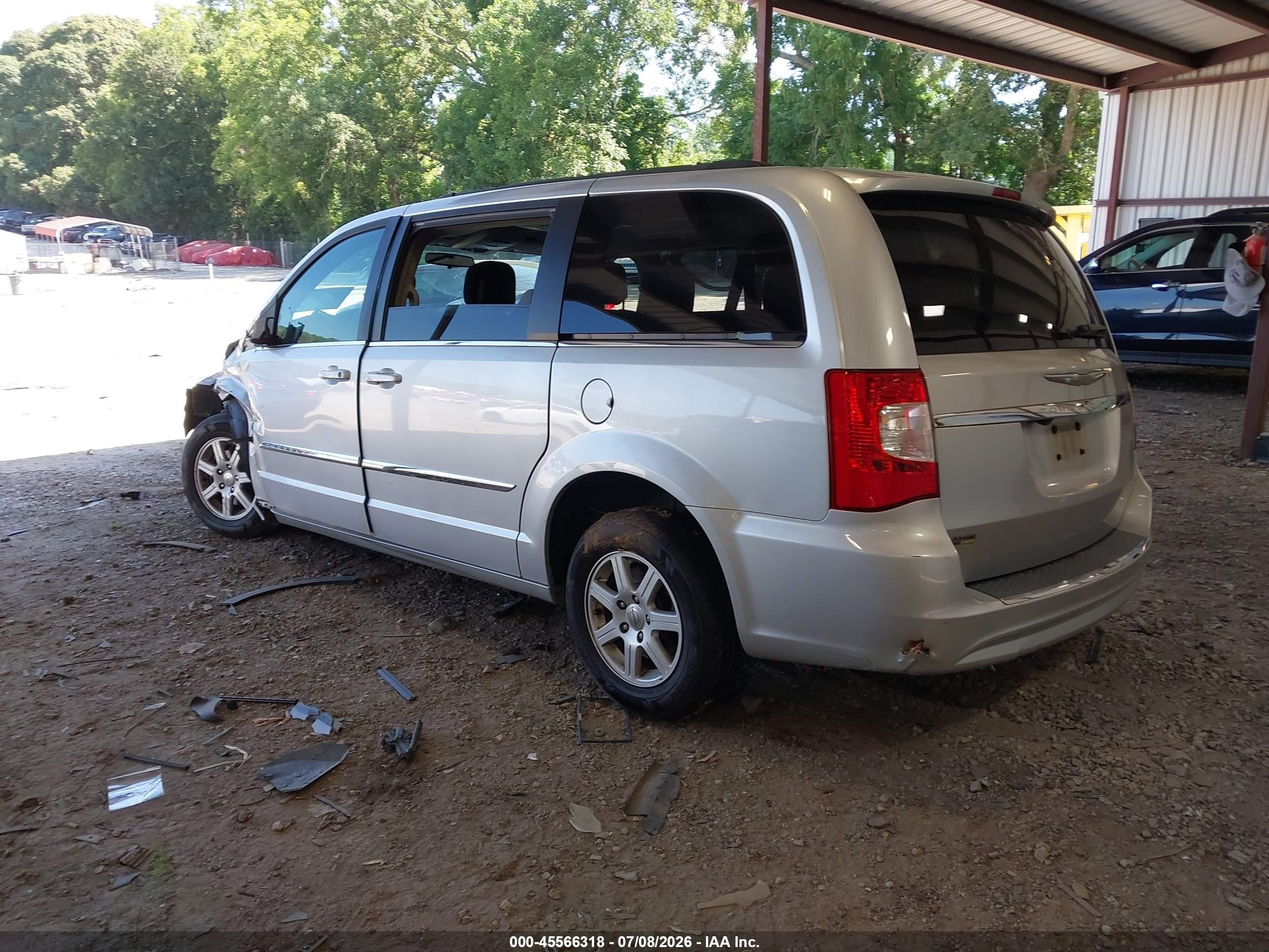 2011 Chrysler Town & Country Touring Silver vin: 2A4RR5DG7BR685893