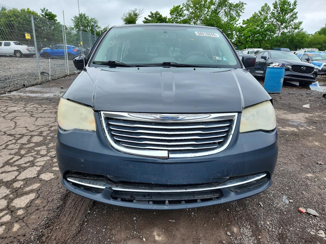 2011 Chrysler Town & Country Touring Gray vin: 2A4RR5DG7BR735451