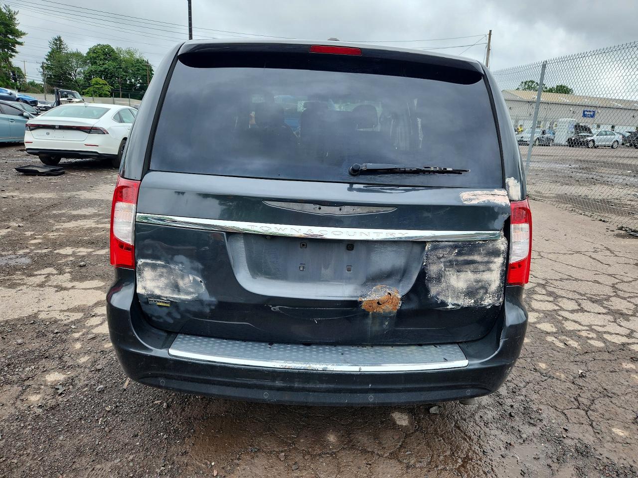2011 Chrysler Town & Country Touring Gray vin: 2A4RR5DG7BR735451