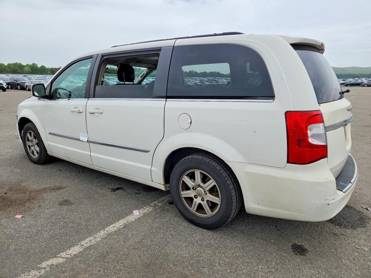 2011 Chrysler Town & Country Touring Белый vin: 2A4RR5DG8BR613262