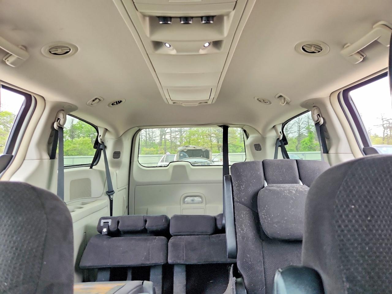 2011 Chrysler Town & Country Touring Белый vin: 2A4RR5DG8BR613262