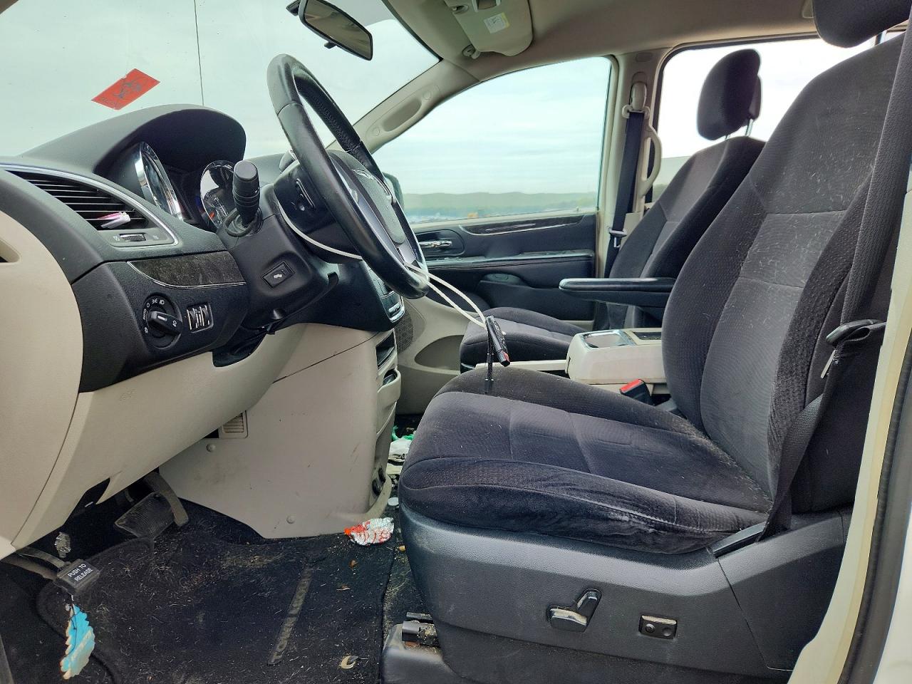 2011 Chrysler Town & Country Touring Белый vin: 2A4RR5DG8BR613262