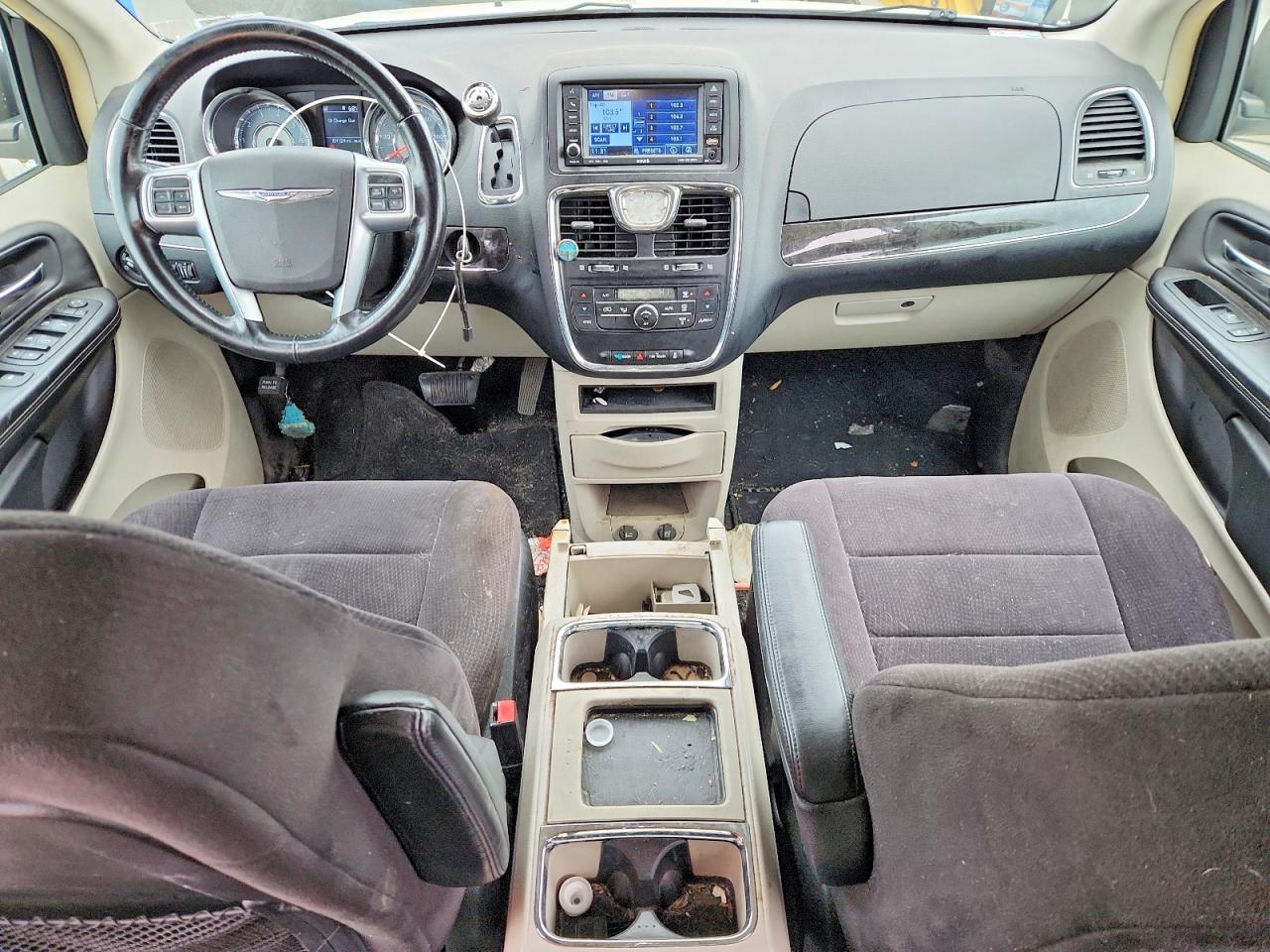2011 Chrysler Town & Country Touring Белый vin: 2A4RR5DG8BR613262