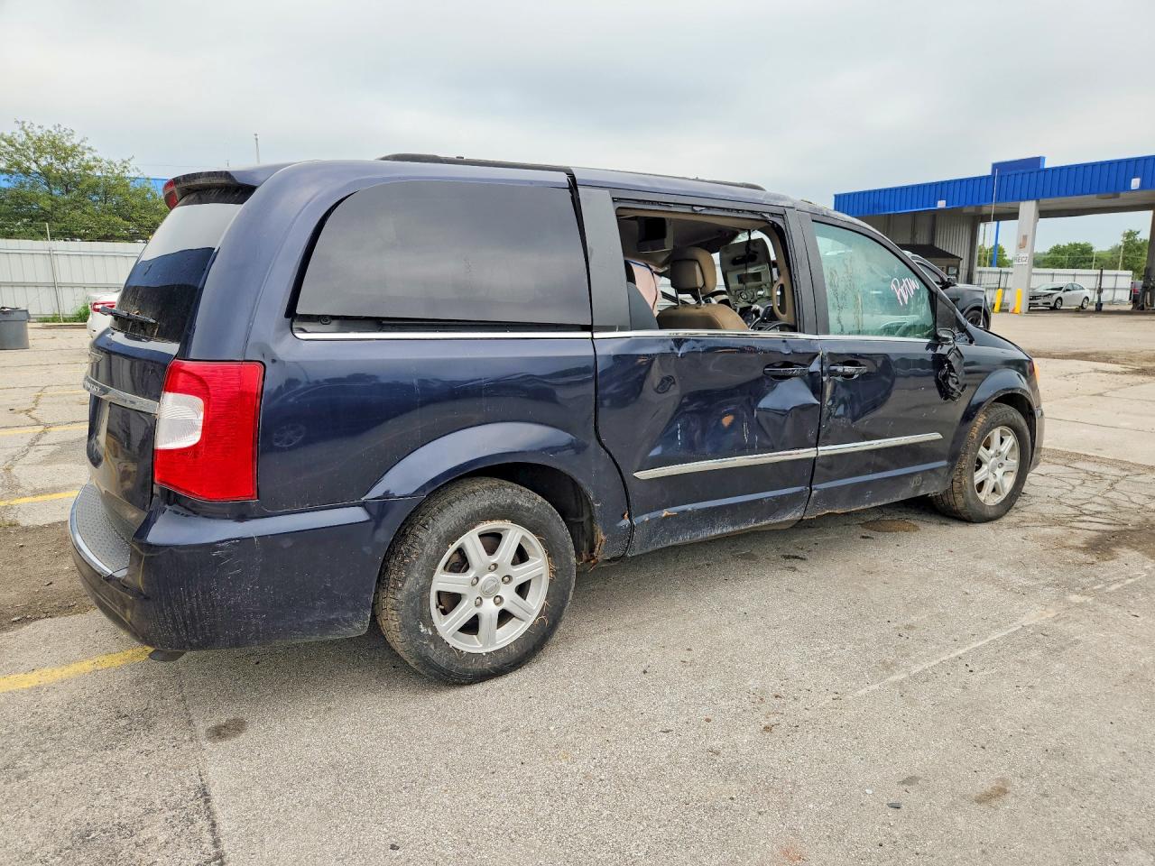 2011 Chrysler Town & Country Touring Blue vin: 2A4RR5DG8BR615318