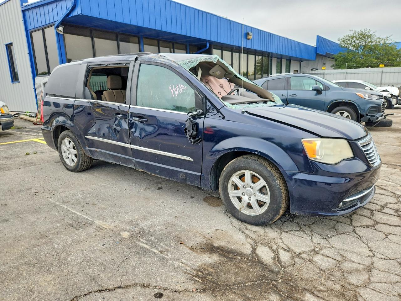 2011 Chrysler Town & Country Touring Blue vin: 2A4RR5DG8BR615318
