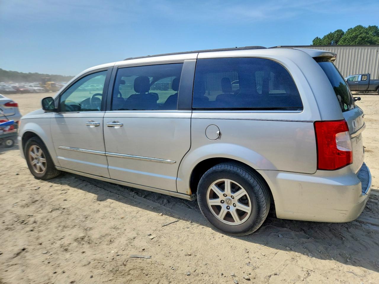 2011 Chrysler Town & Country Touring Silver vin: 2A4RR5DG8BR618560