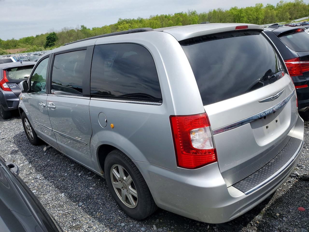2011 Chrysler Town & Country Touring Silver vin: 2A4RR5DG8BR735538