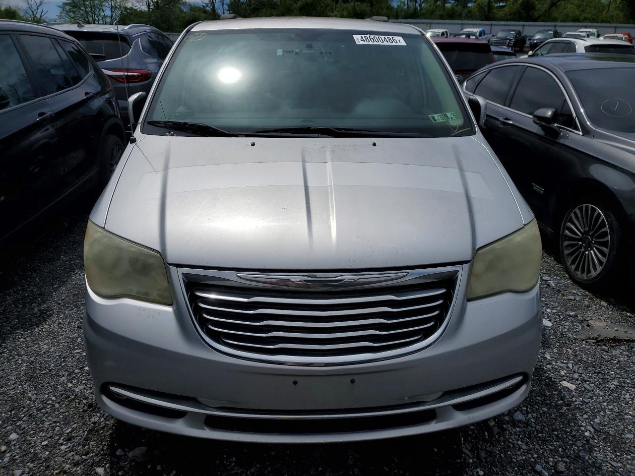 2011 Chrysler Town & Country Touring Silver vin: 2A4RR5DG8BR735538