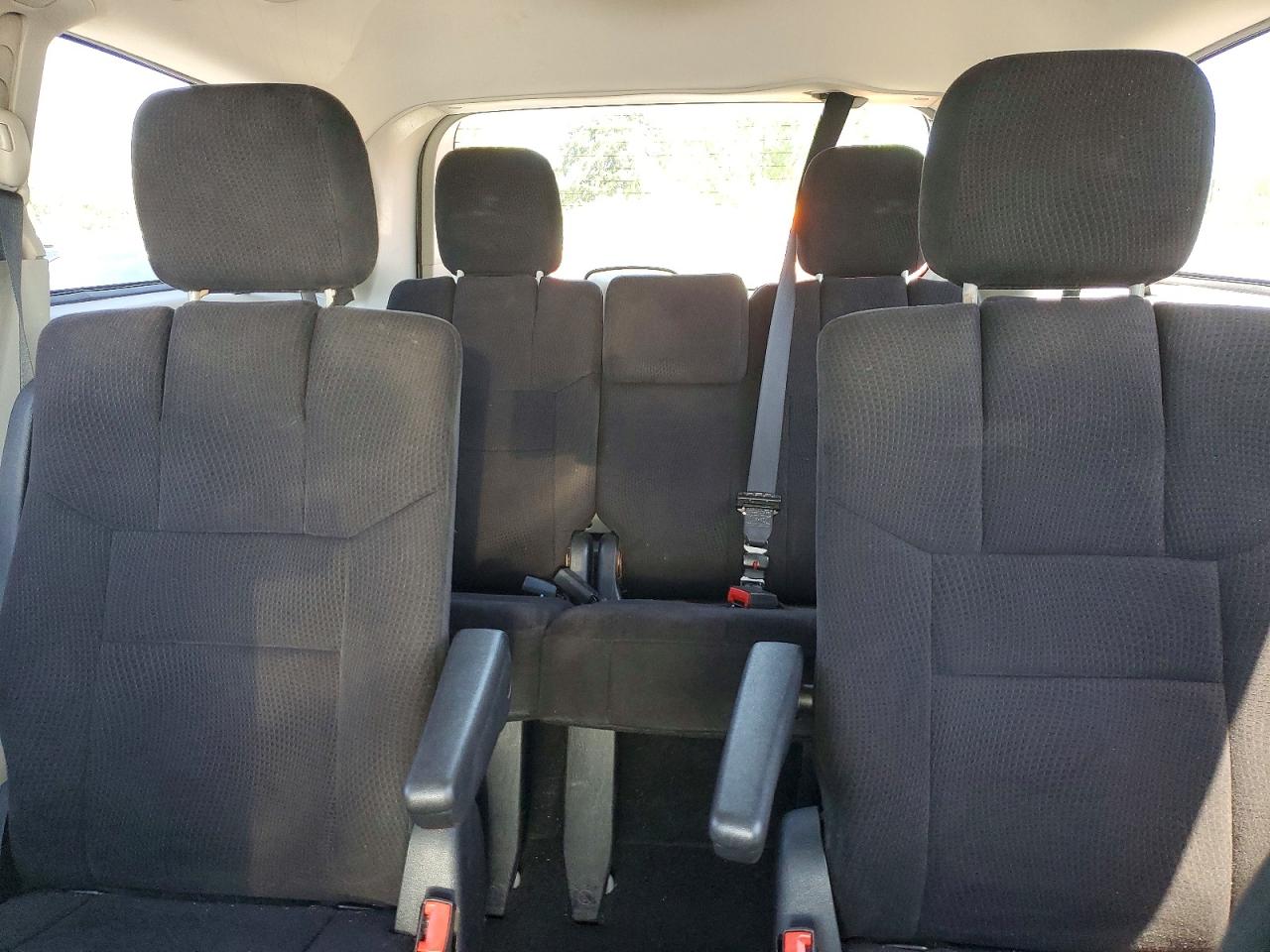 2011 Chrysler Town & Country Touring Silver vin: 2A4RR5DG8BR735538