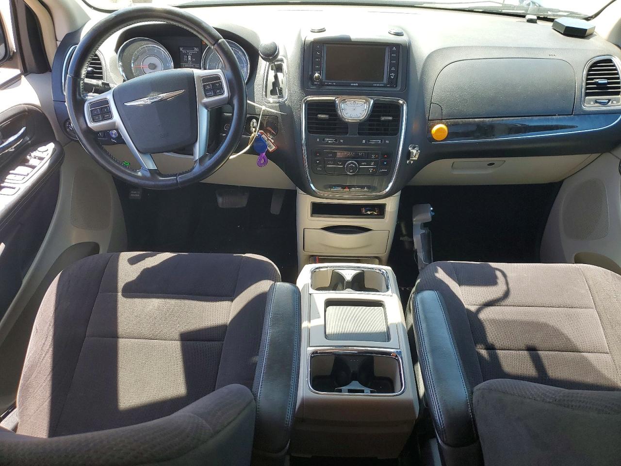 2011 Chrysler Town & Country Touring Silver vin: 2A4RR5DG8BR735538