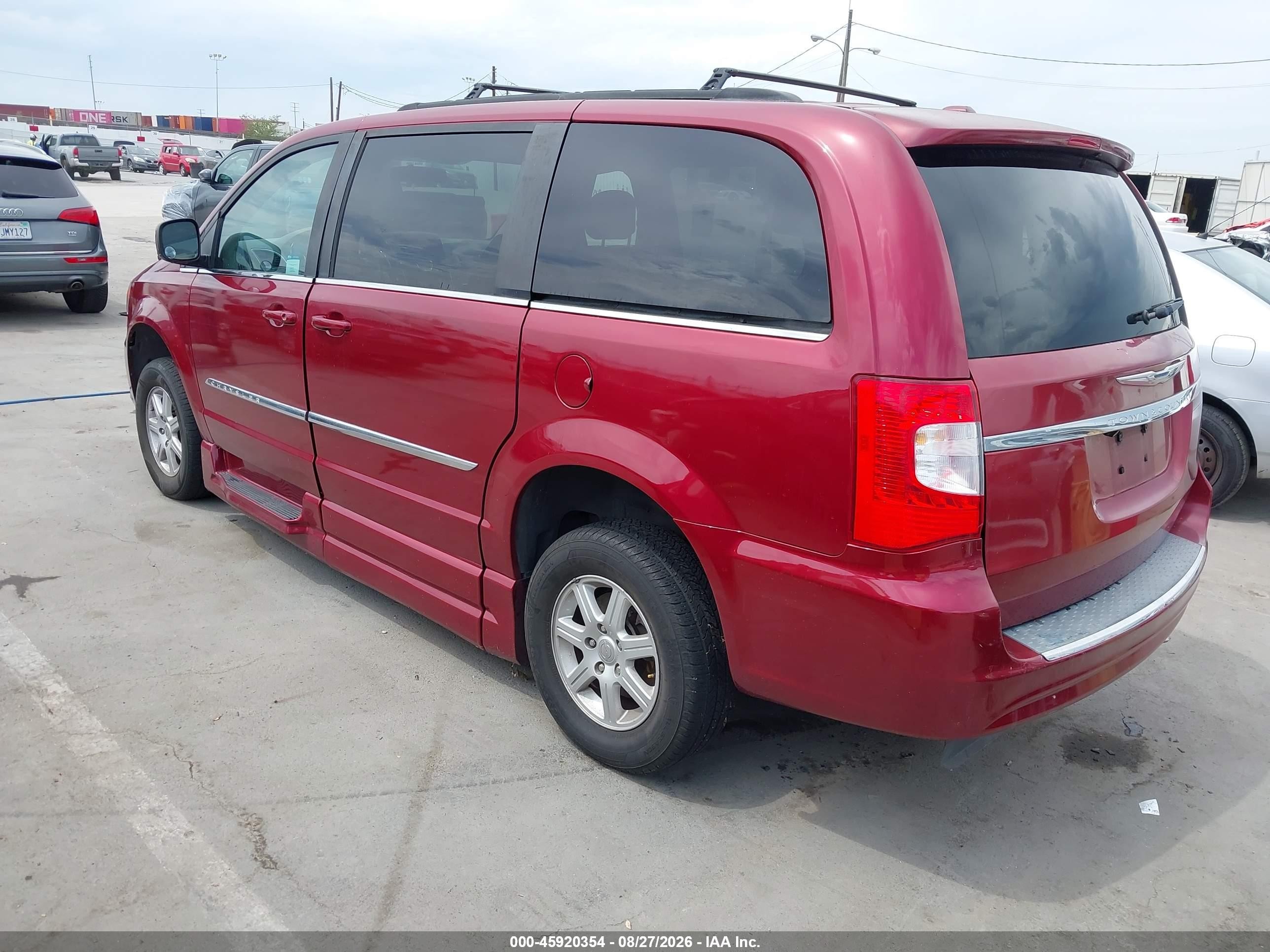 2011 Chrysler Town & Country Touring Красный vin: 2A4RR5DG9BR694854