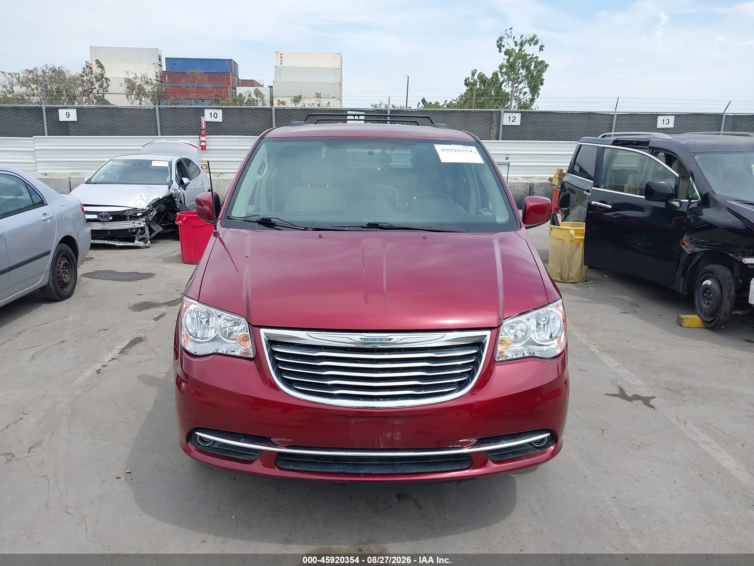 2011 Chrysler Town & Country Touring Красный vin: 2A4RR5DG9BR694854