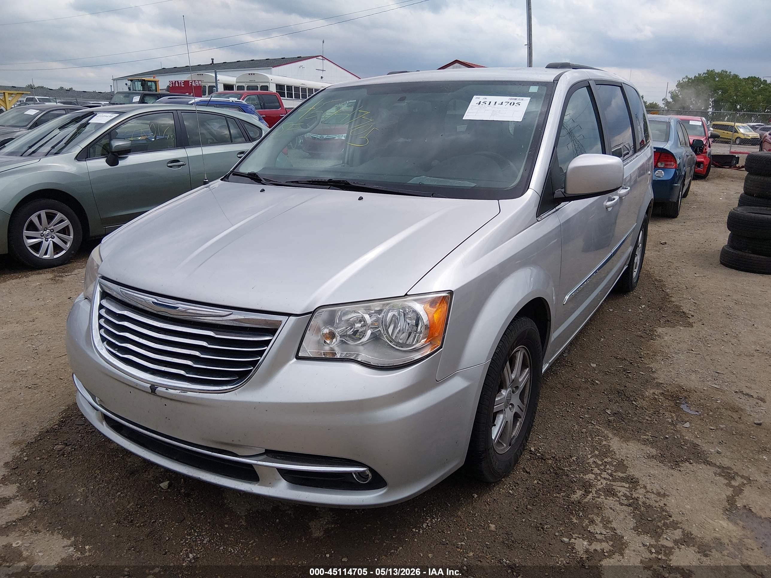 2011 Chrysler Town & Country Touring Silver vin: 2A4RR5DG9BR719770