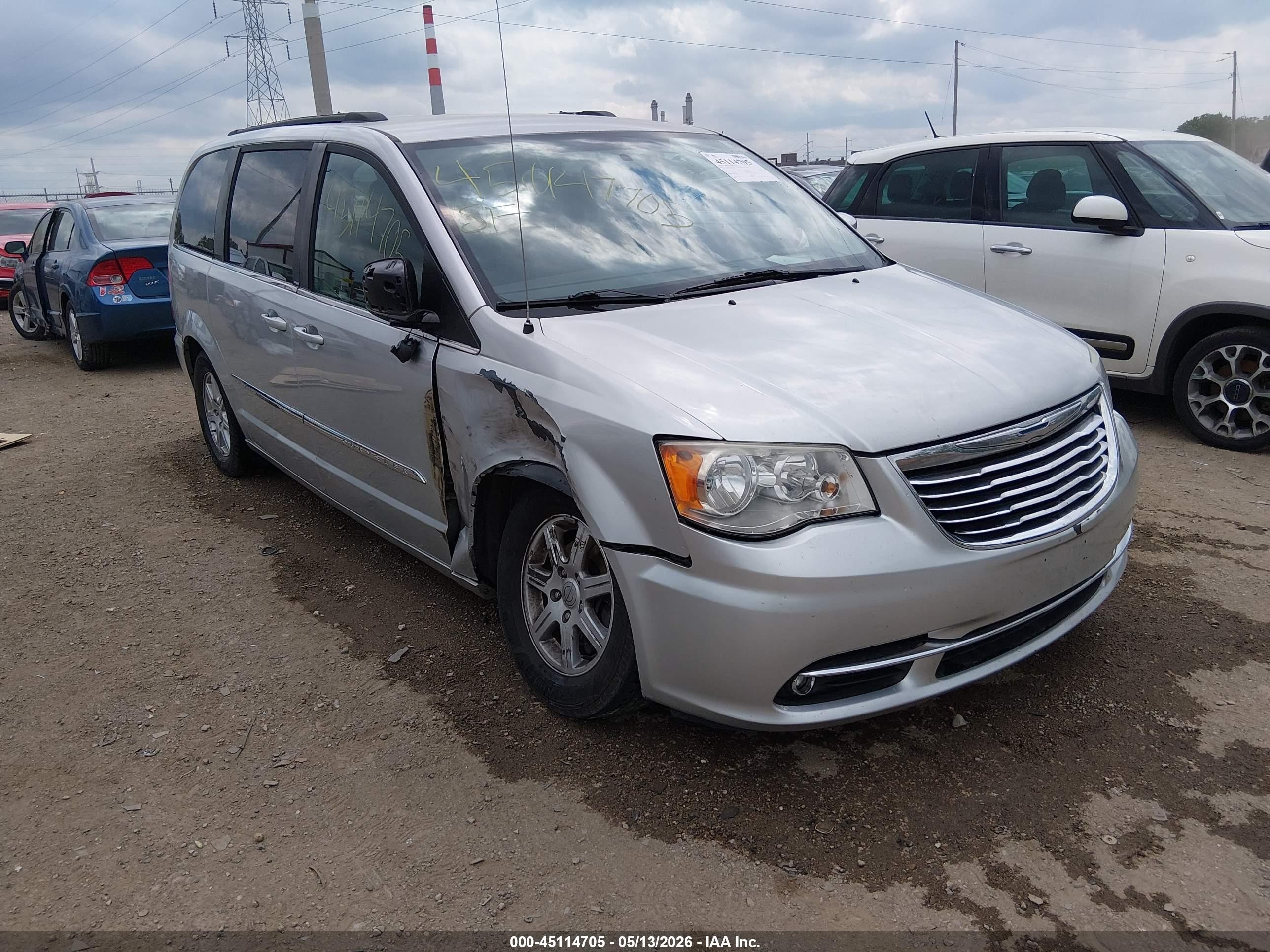 2011 Chrysler Town & Country Touring Silver vin: 2A4RR5DG9BR719770
