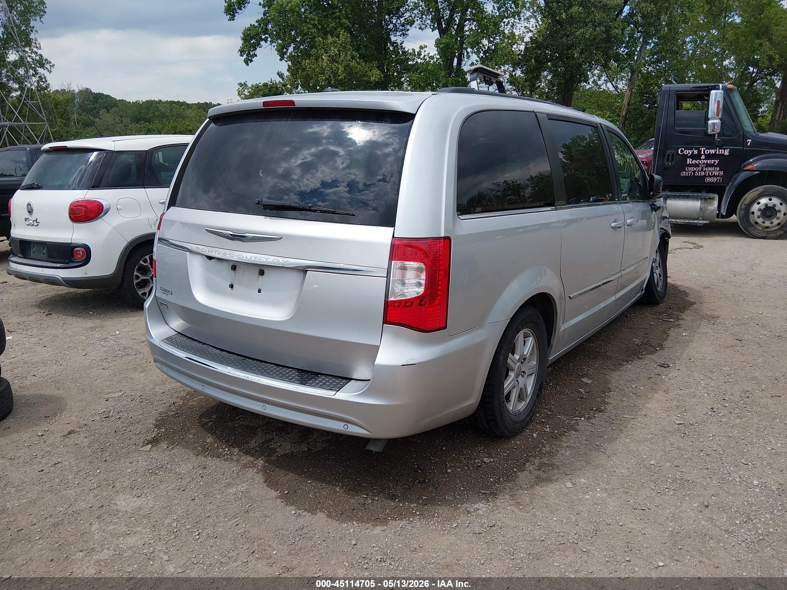 2011 Chrysler Town & Country Touring Silver vin: 2A4RR5DG9BR719770