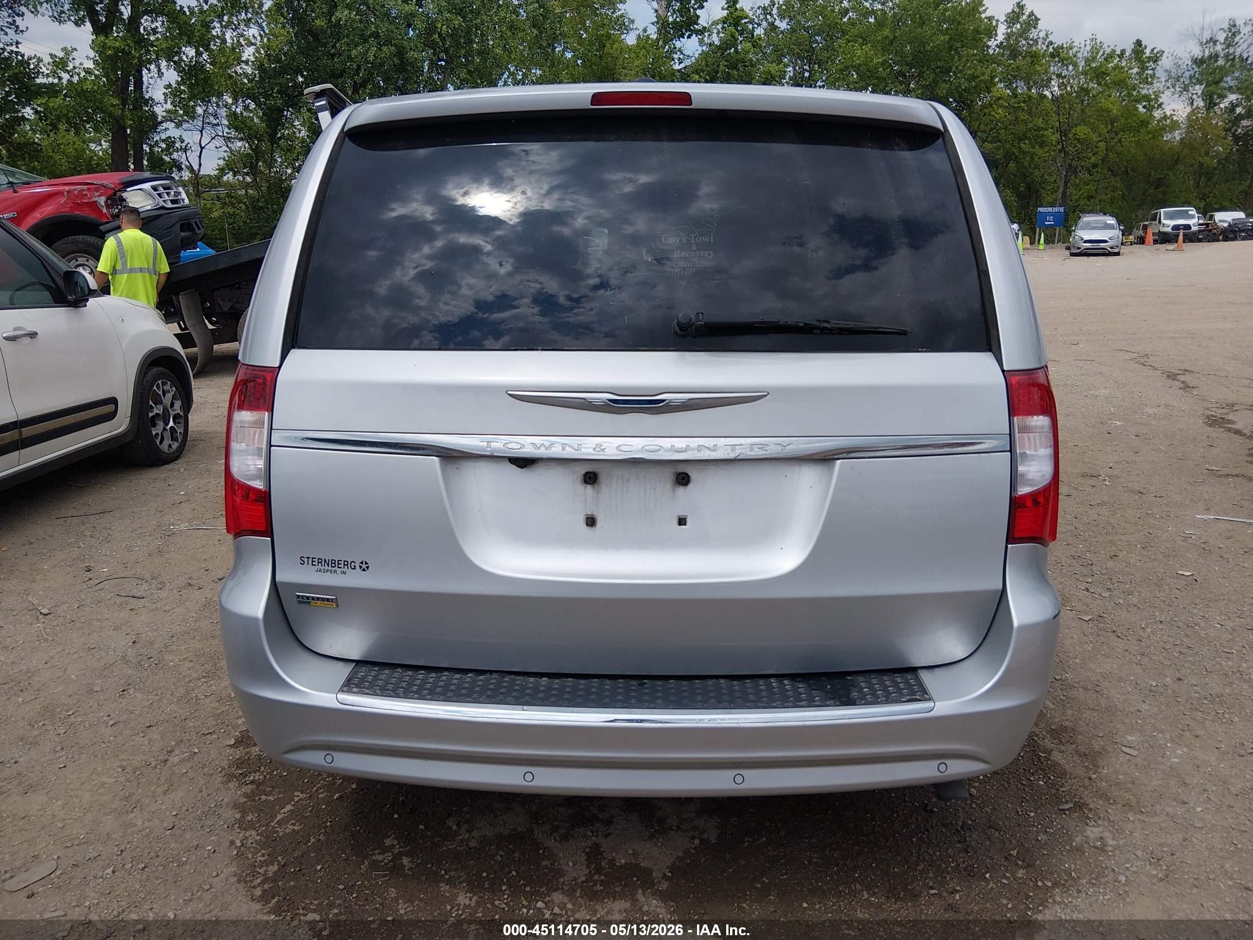 2011 Chrysler Town & Country Touring Silver vin: 2A4RR5DG9BR719770