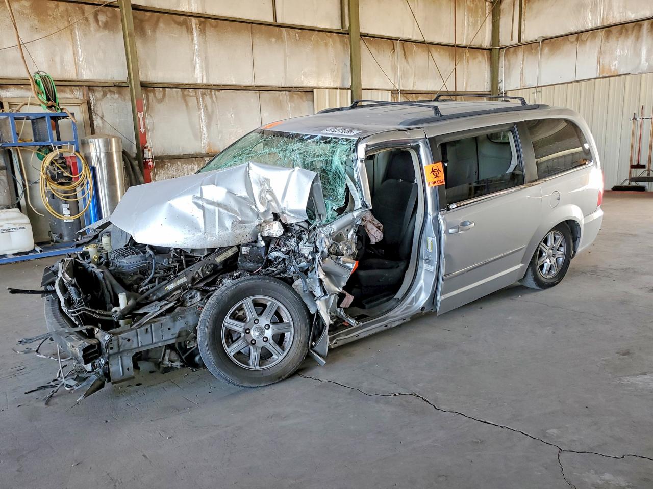 2011 Chrysler Town & Country Touring Silver vin: 2A4RR5DG9BR781797