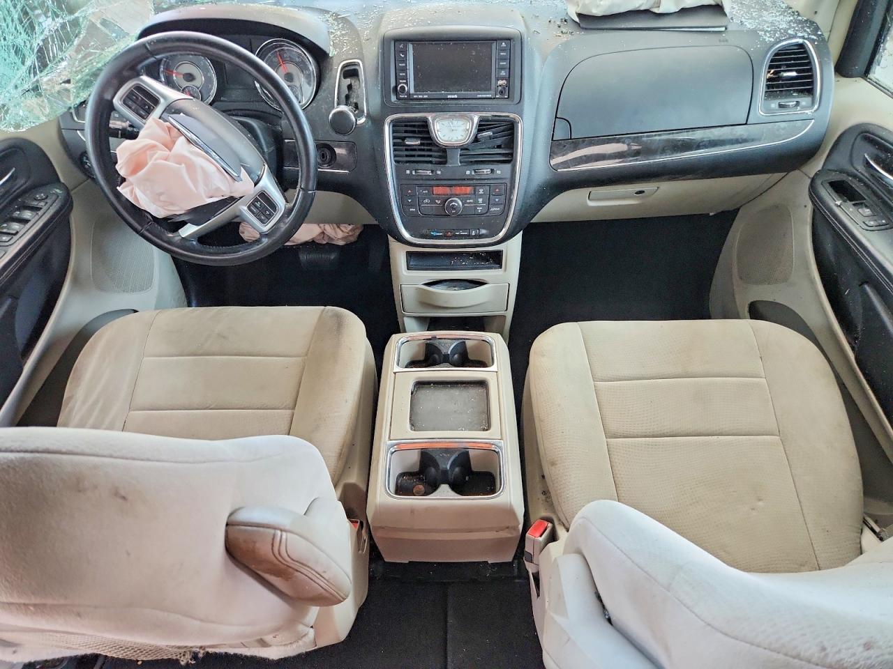 2011 Chrysler Town & Country Touring White vin: 2A4RR5DGXBR664651